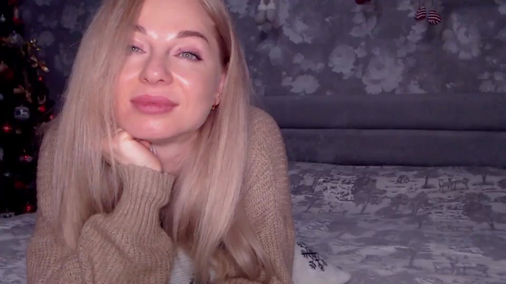 Gallery image thumbnail from Aelarie's myfreecams stream on, 12/30/2025, 12:21 image 9 of 20