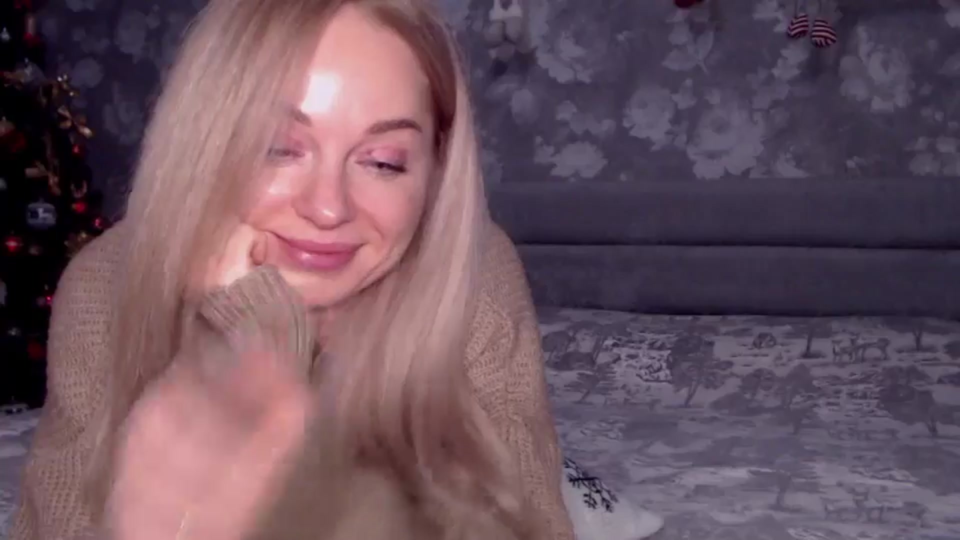 Gallery image thumbnail from Aelarie's myfreecams stream on, 12/30/2025, 12:21 image 11 of 20