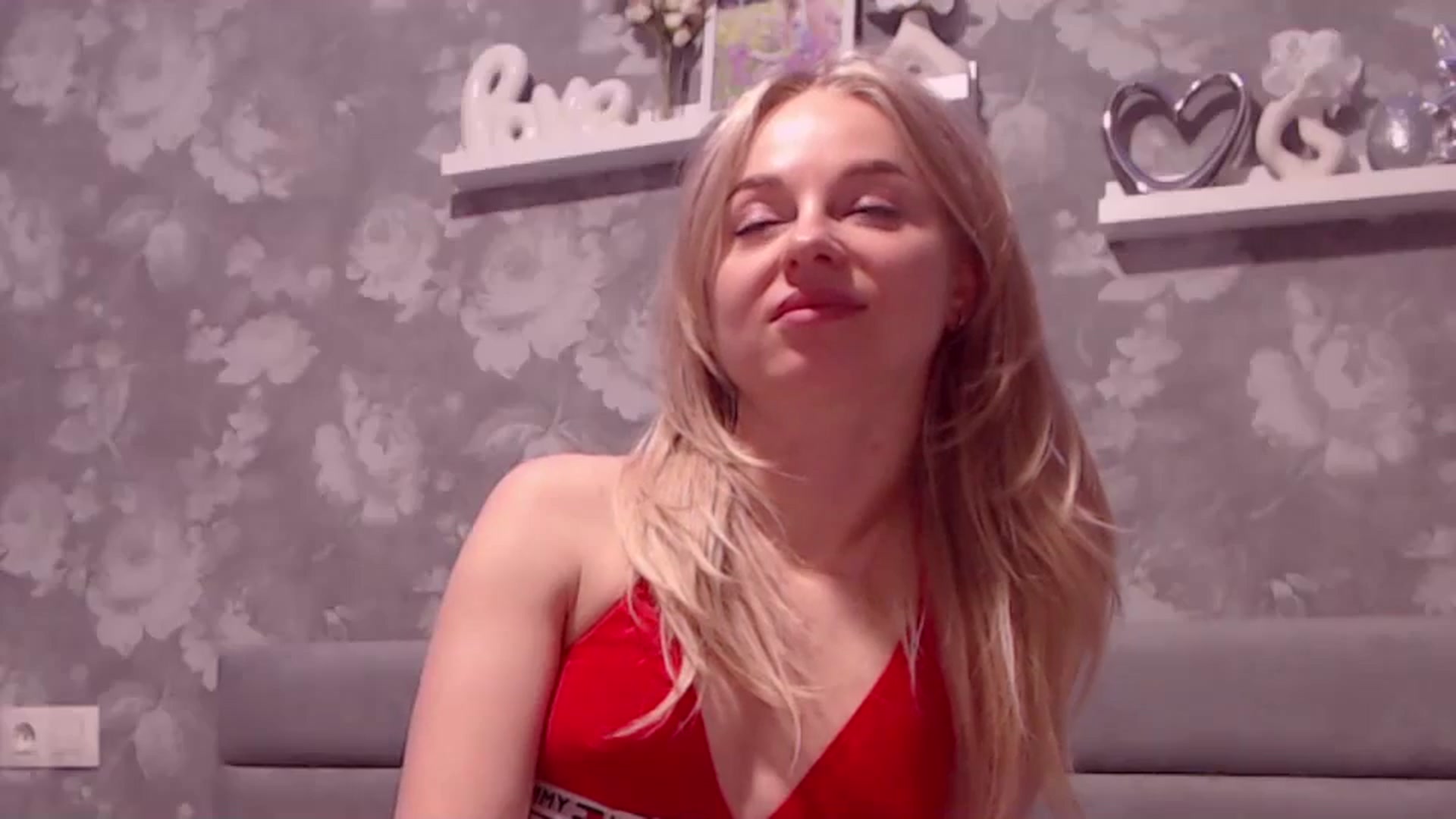 Gallery image thumbnail from Aelarie's myfreecams stream on, 05/02/2026, 12:59 image 17 of 20