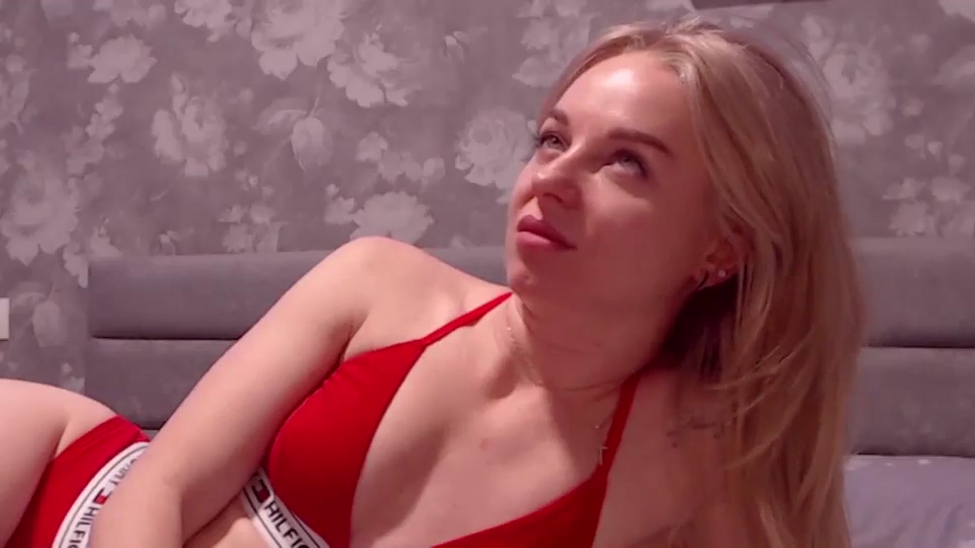 Gallery image thumbnail from Aelarie's myfreecams stream on, 05/02/2026, 12:59 image 10 of 20