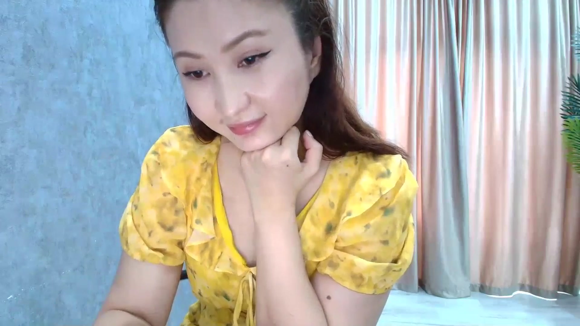 Gallery image thumbnail from Aelis's myfreecams stream on, 02/05/2026, 03:22 image 12 of 20