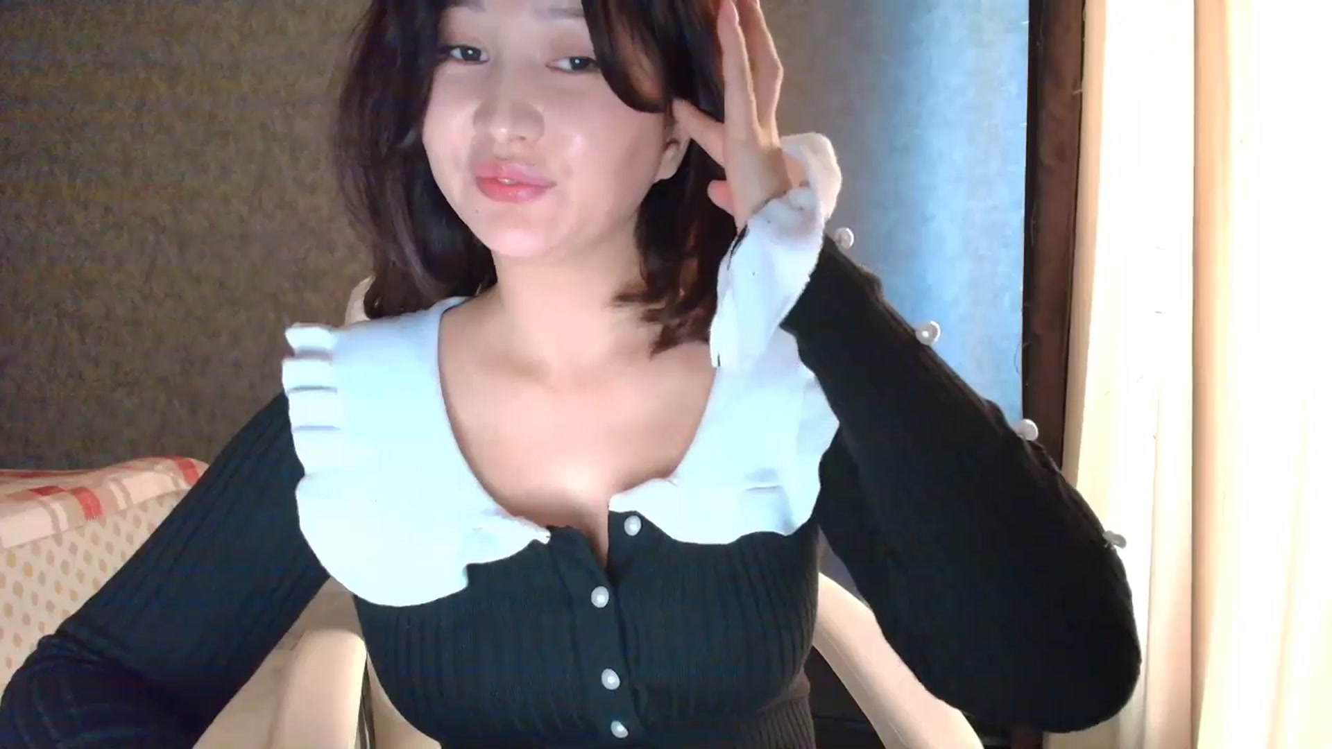 Gallery image thumbnail from Aelis's myfreecams stream on, 02/09/2026, 04:52 image 12 of 20