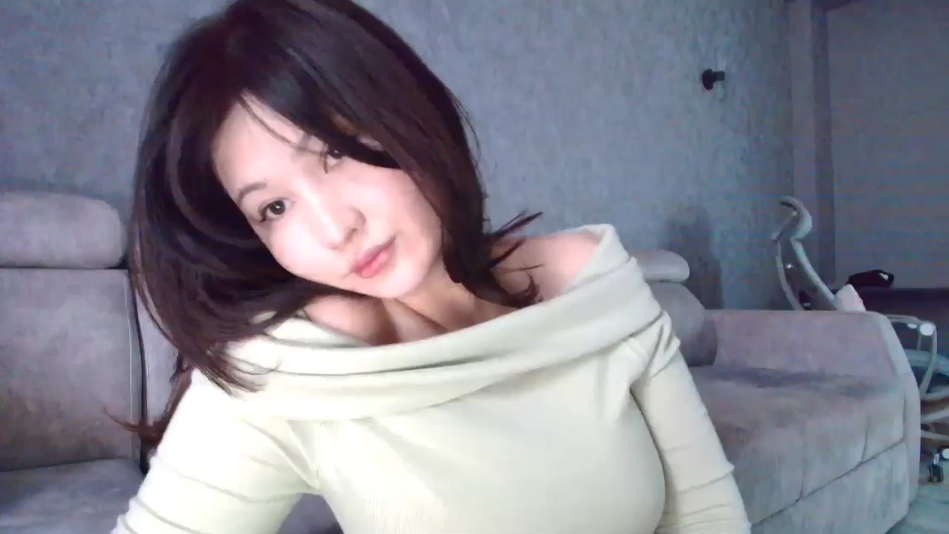 Gallery image thumbnail from Aelis's myfreecams stream on, 02/11/2026, 06:21 image 8 of 20