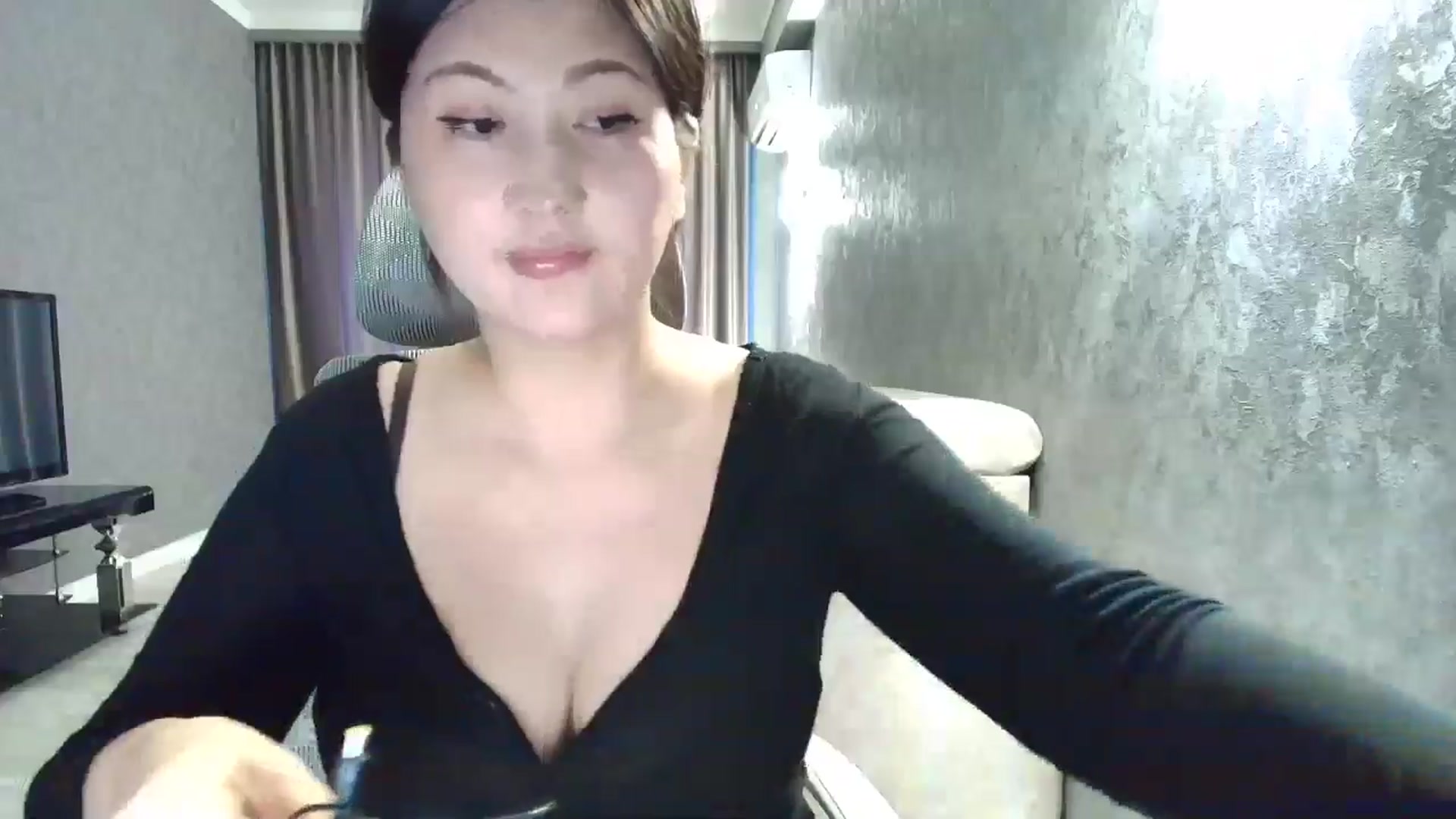 Gallery image thumbnail from Aelis's myfreecams stream on, 02/19/2026, 12:19 image 18 of 20
