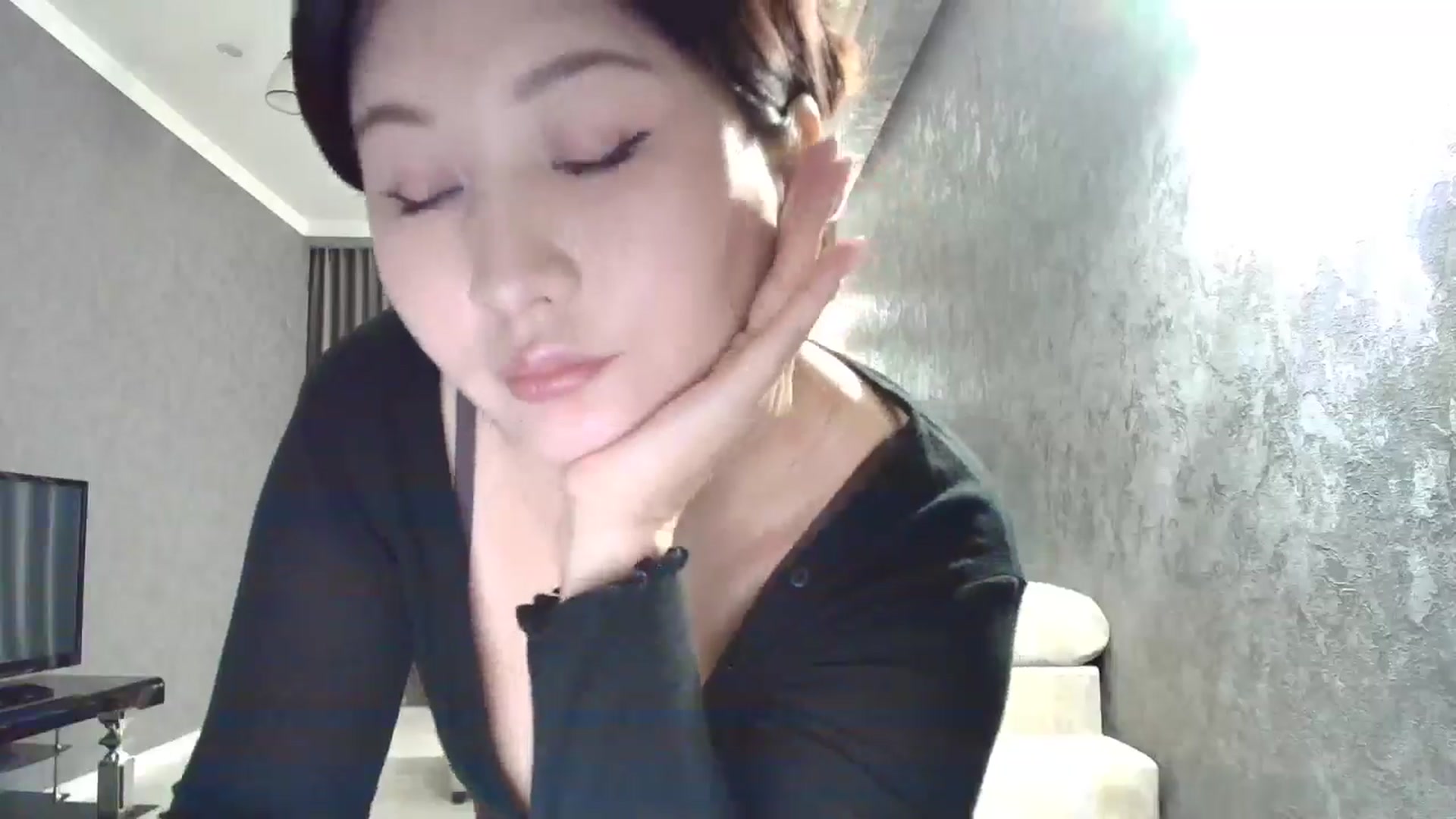 Gallery image thumbnail from Aelis's myfreecams stream on, 02/19/2026, 12:54 image 4 of 20