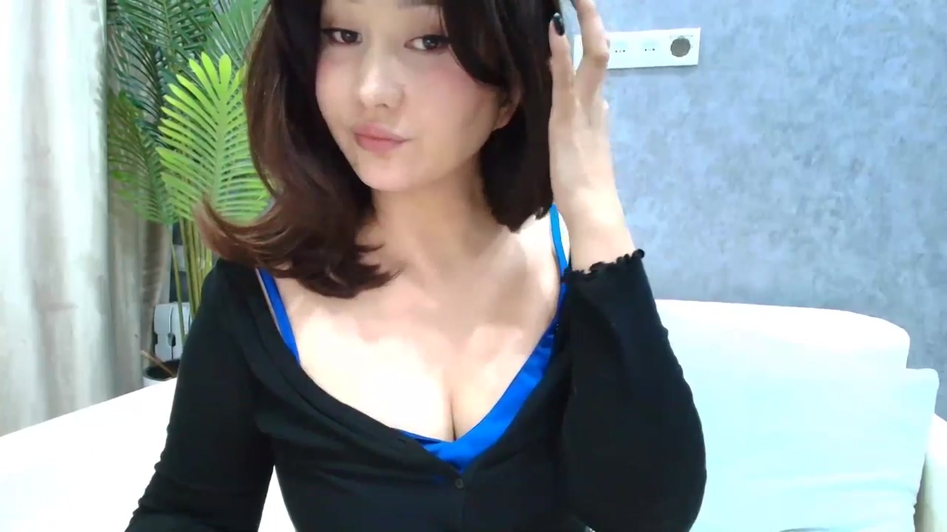Gallery image thumbnail from Aelis's myfreecams stream on, 03/04/2026, 20:06 image 13 of 20