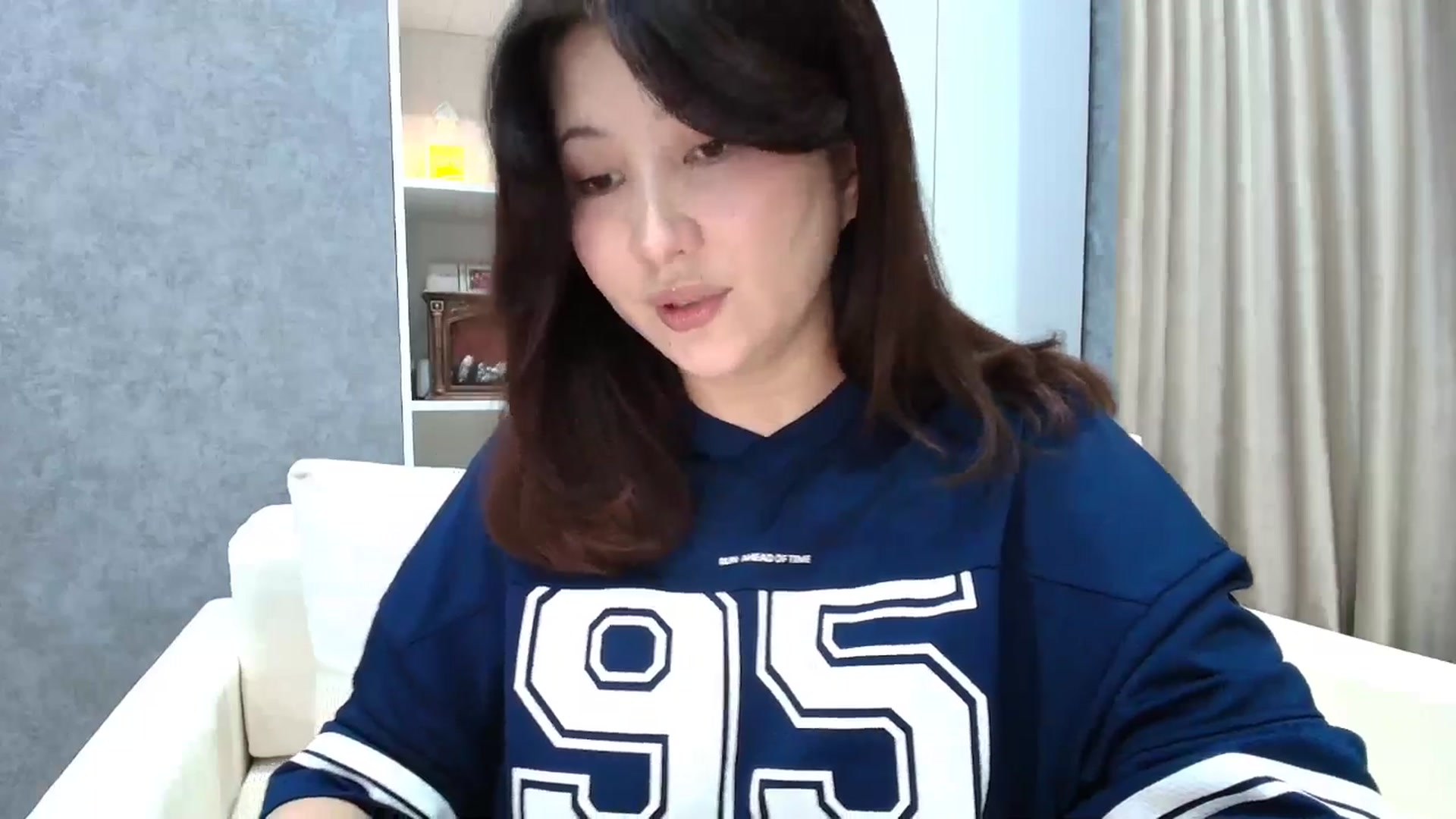 Gallery image thumbnail from Aelis's myfreecams stream on, 03/08/2026, 21:07 image 6 of 20