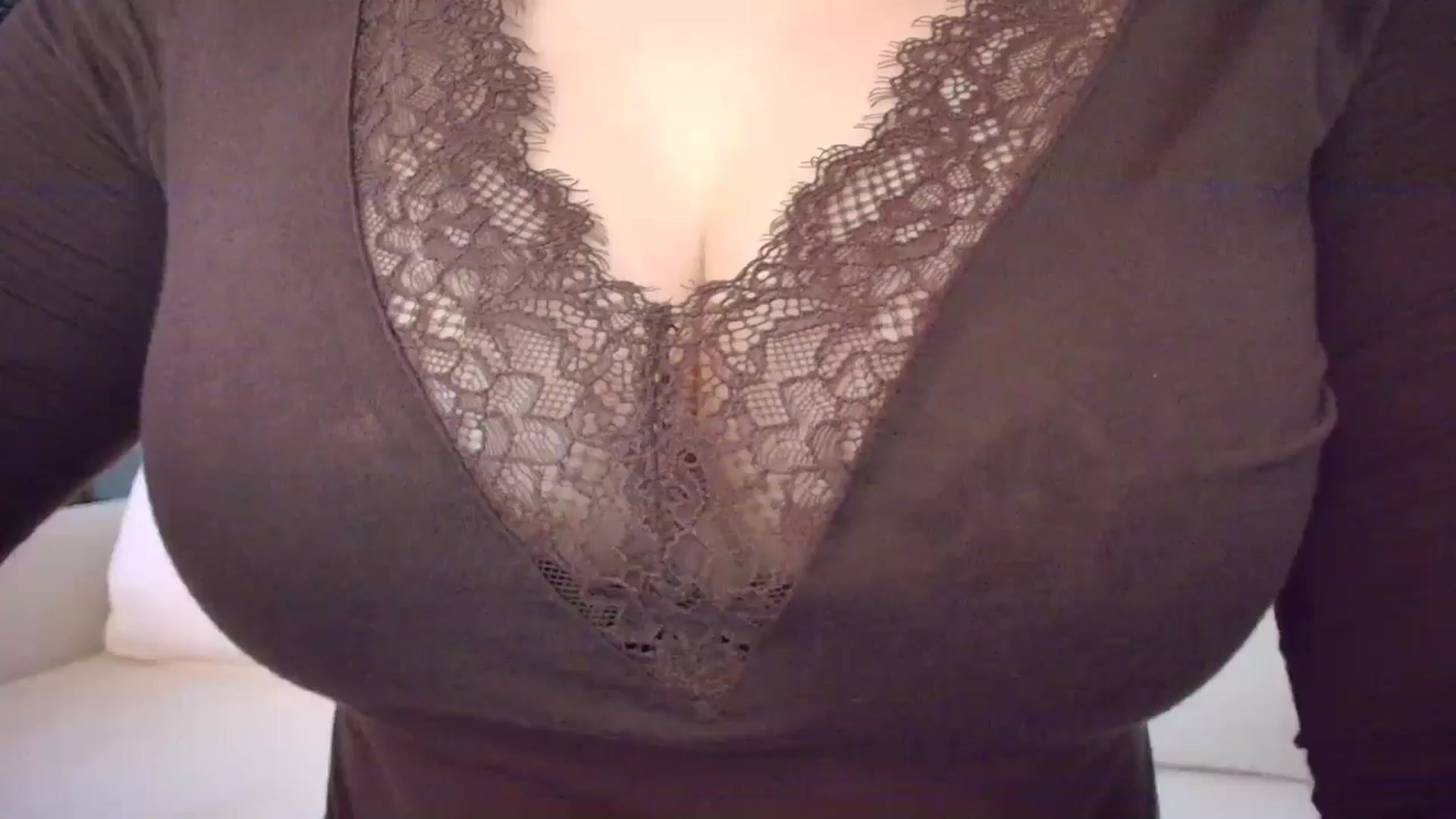 Gallery image thumbnail from Aelis's myfreecams stream on, 03/12/2026, 02:37 image 9 of 20
