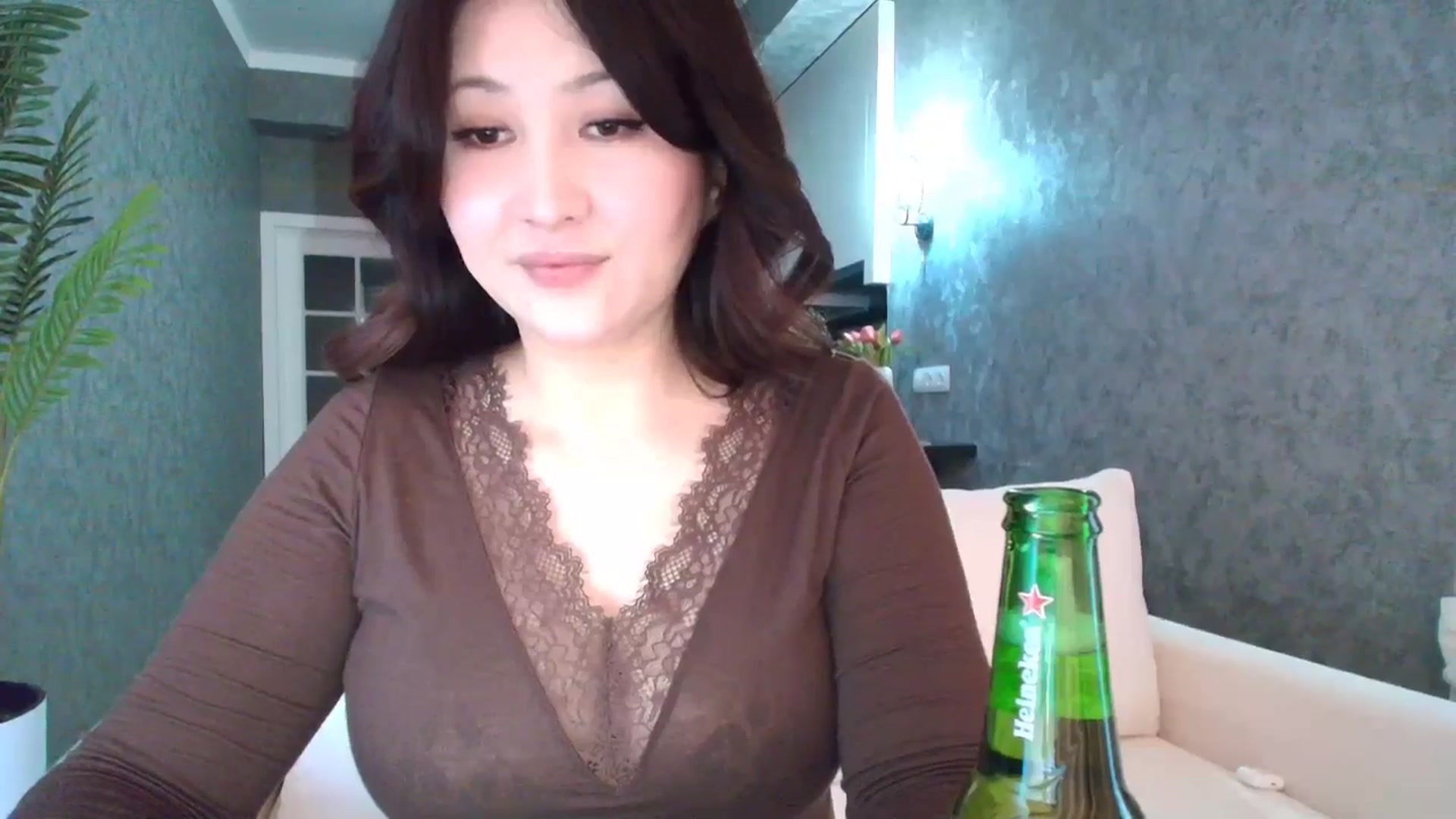Gallery image thumbnail from Aelis's myfreecams stream on, 03/12/2026, 02:37 image 17 of 20