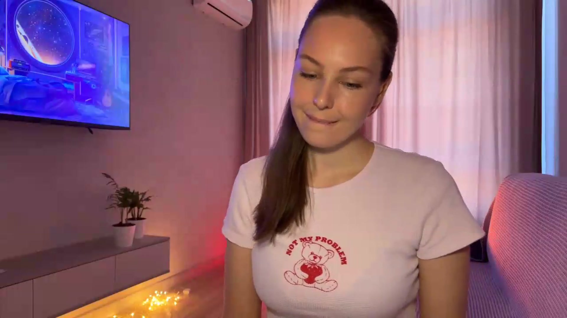 Gallery image thumbnail from Aeroliss's myfreecams stream on, 05/27/2026, 04:35 image 6 of 20