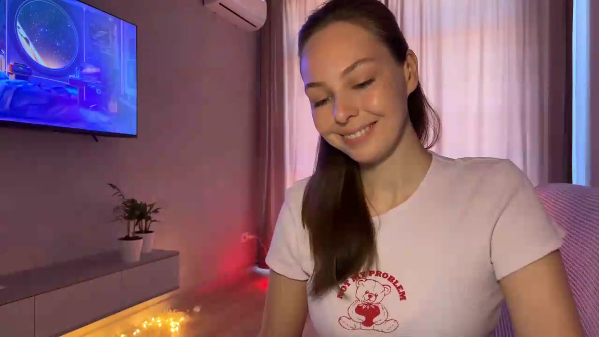 Gallery image thumbnail from Aeroliss's myfreecams stream on, 05/27/2026, 04:35 image 11 of 20