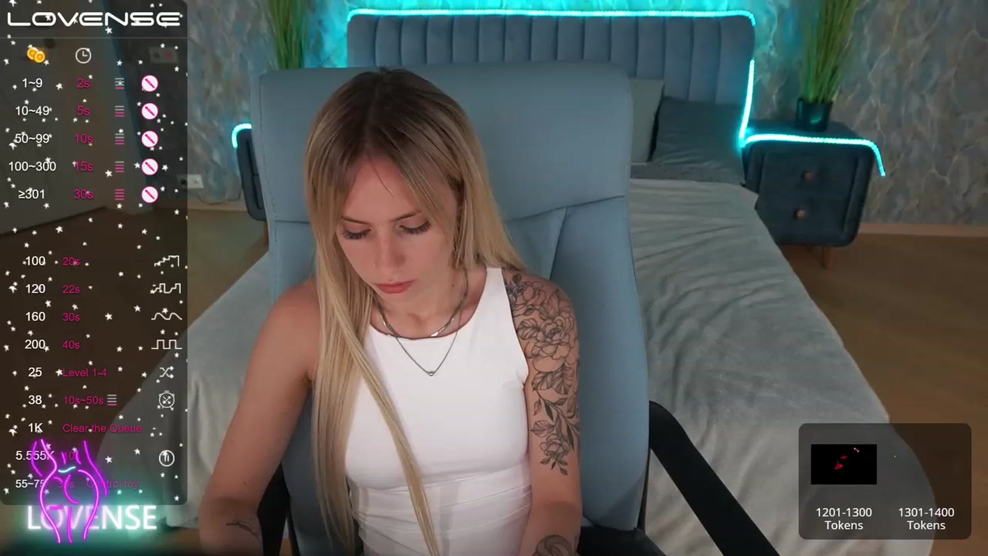 Gallery image thumbnail from AfinaLuxury's myfreecams stream on, 06/27/2023, 08:00 image 18 of 20