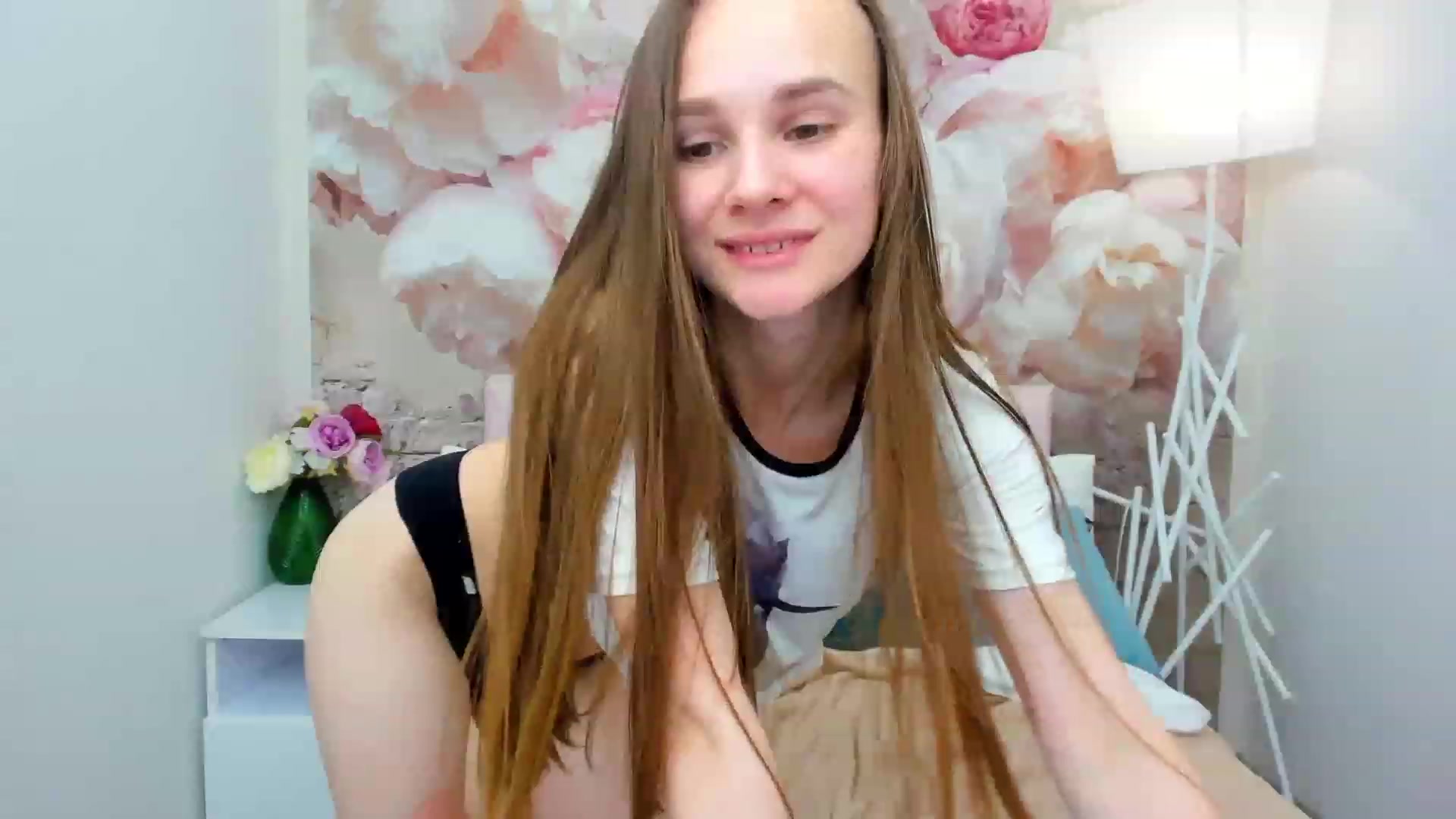Gallery image thumbnail from AfinaShy's myfreecams stream on, 02/04/2023, 12:09 image 9 of 20