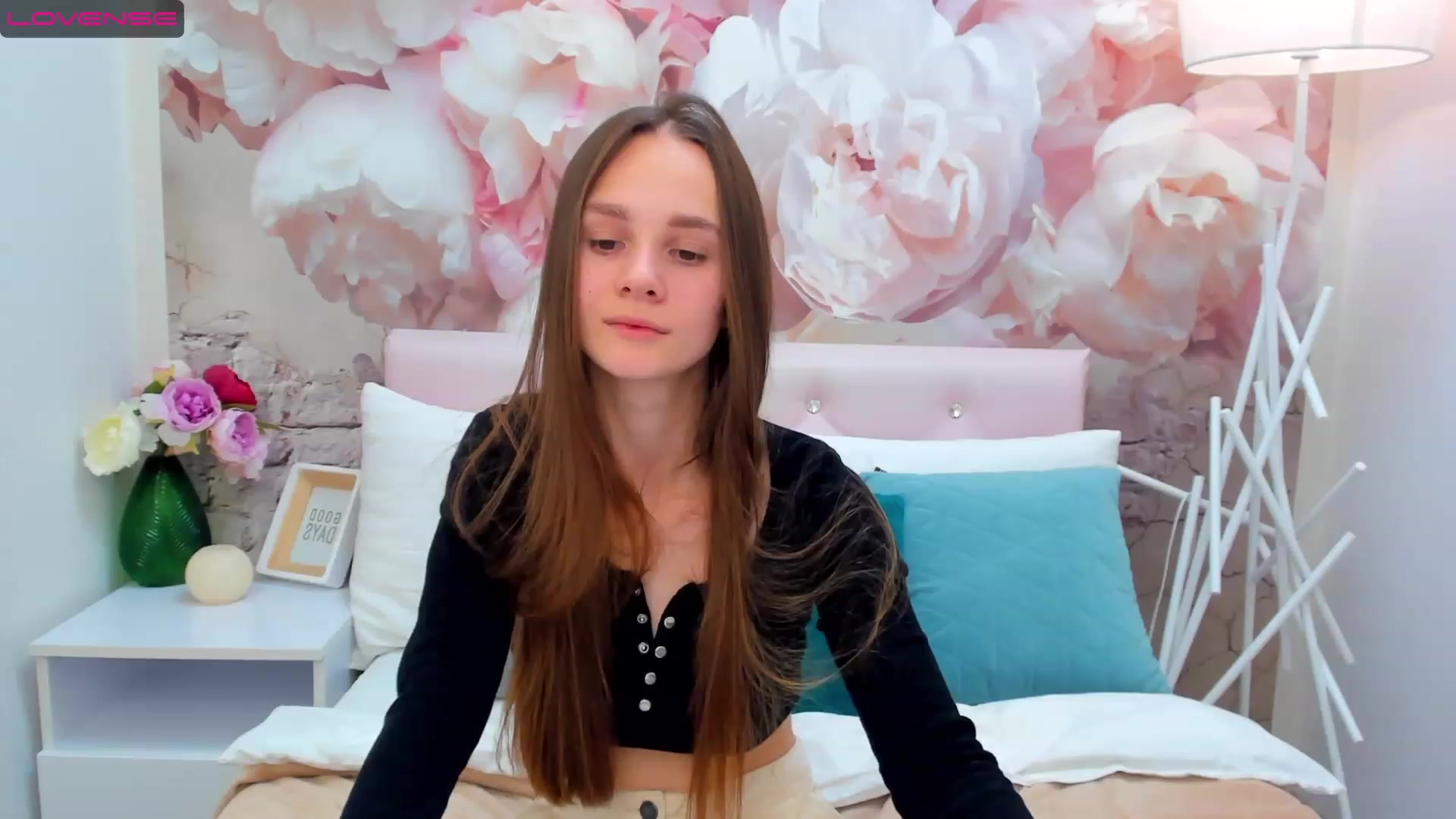 Gallery image thumbnail from AfinaShy's myfreecams stream on, 02/05/2023, 11:17 image 16 of 20