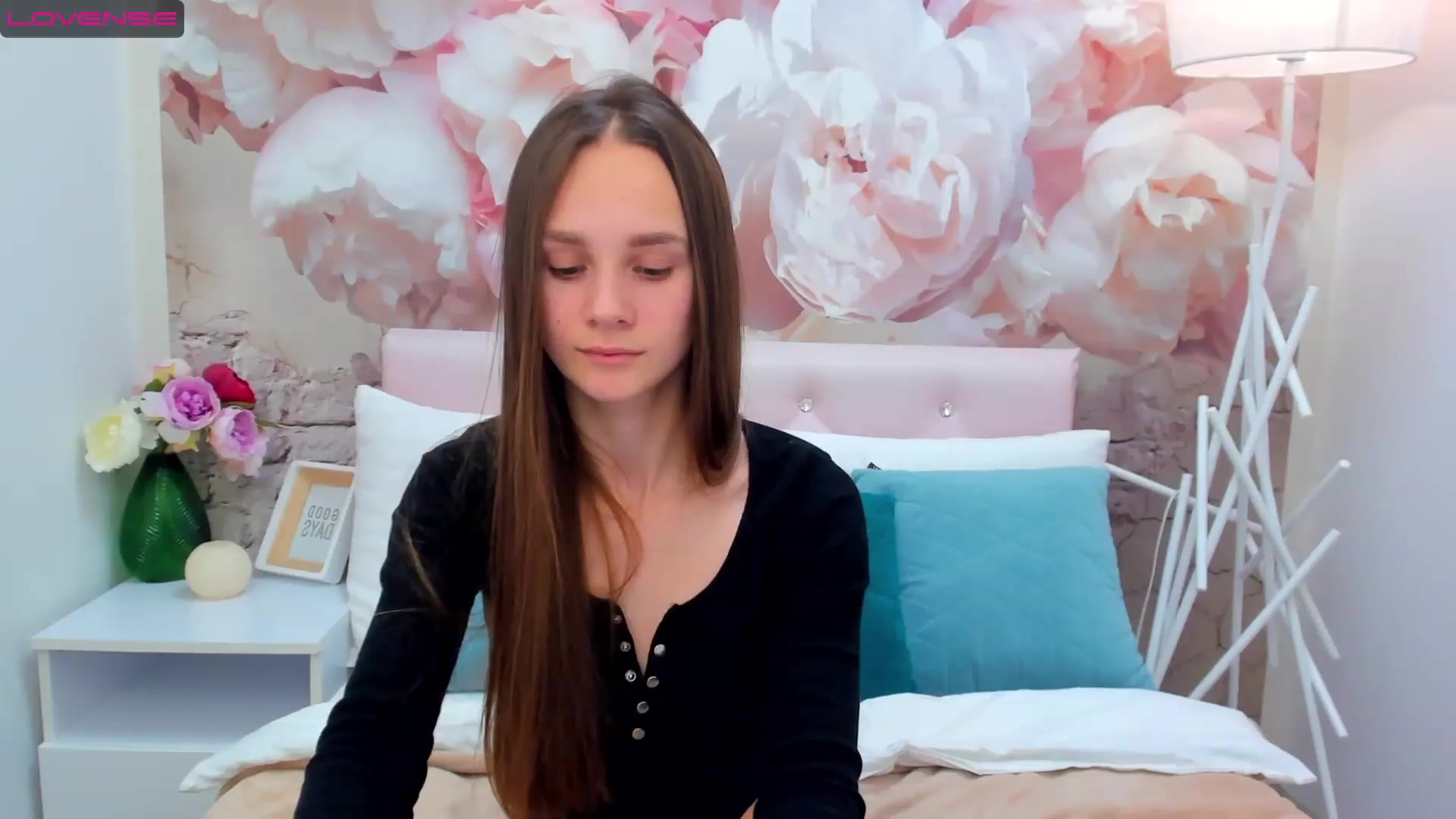 Gallery image thumbnail from AfinaShy's myfreecams stream on, 02/05/2023, 12:32 image 4 of 20