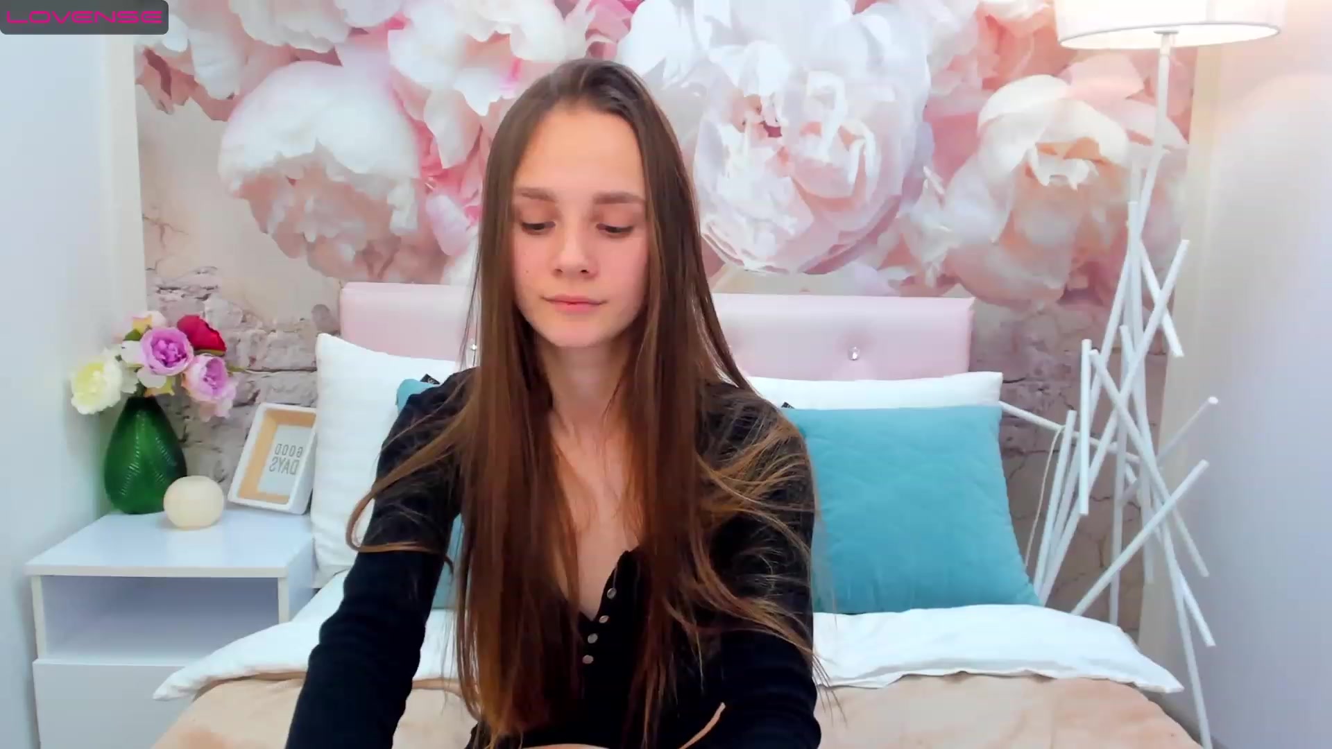 Gallery image thumbnail from AfinaShy's myfreecams stream on, 02/05/2023, 12:32 image 15 of 20