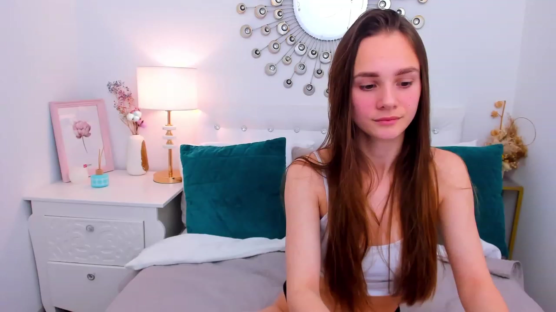 Gallery image thumbnail from AfinaShy's myfreecams stream on, 02/06/2023, 12:59 image 13 of 20