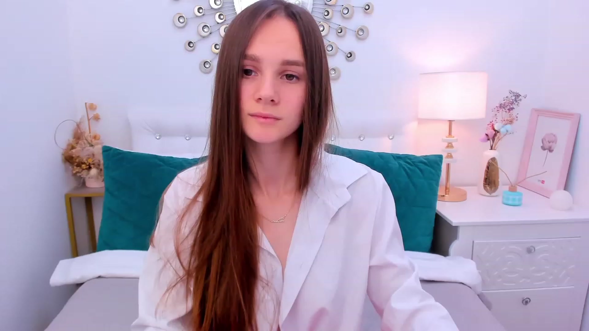 Gallery image thumbnail from AfinaShy's myfreecams stream on, 02/09/2023, 15:13 image 15 of 20