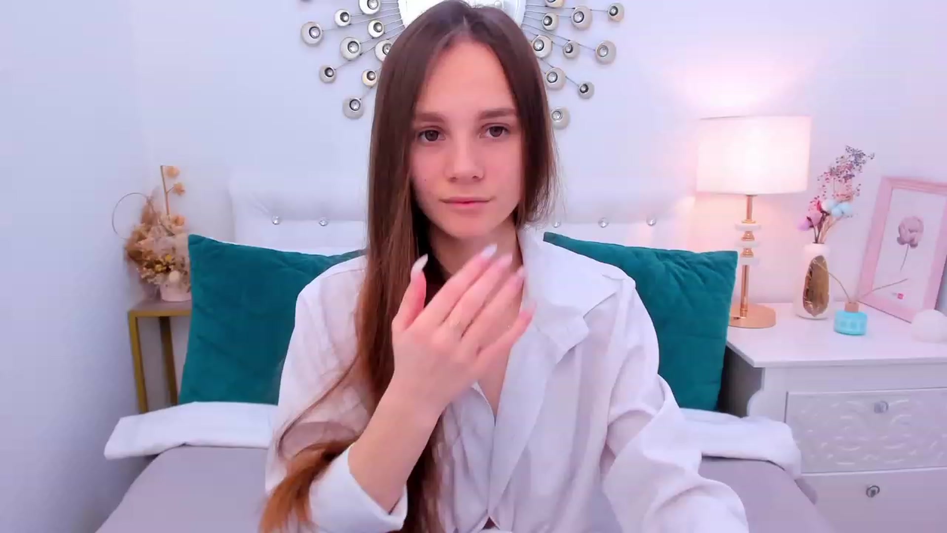 Gallery image thumbnail from AfinaShy's myfreecams stream on, 02/09/2023, 15:13 image 2 of 20