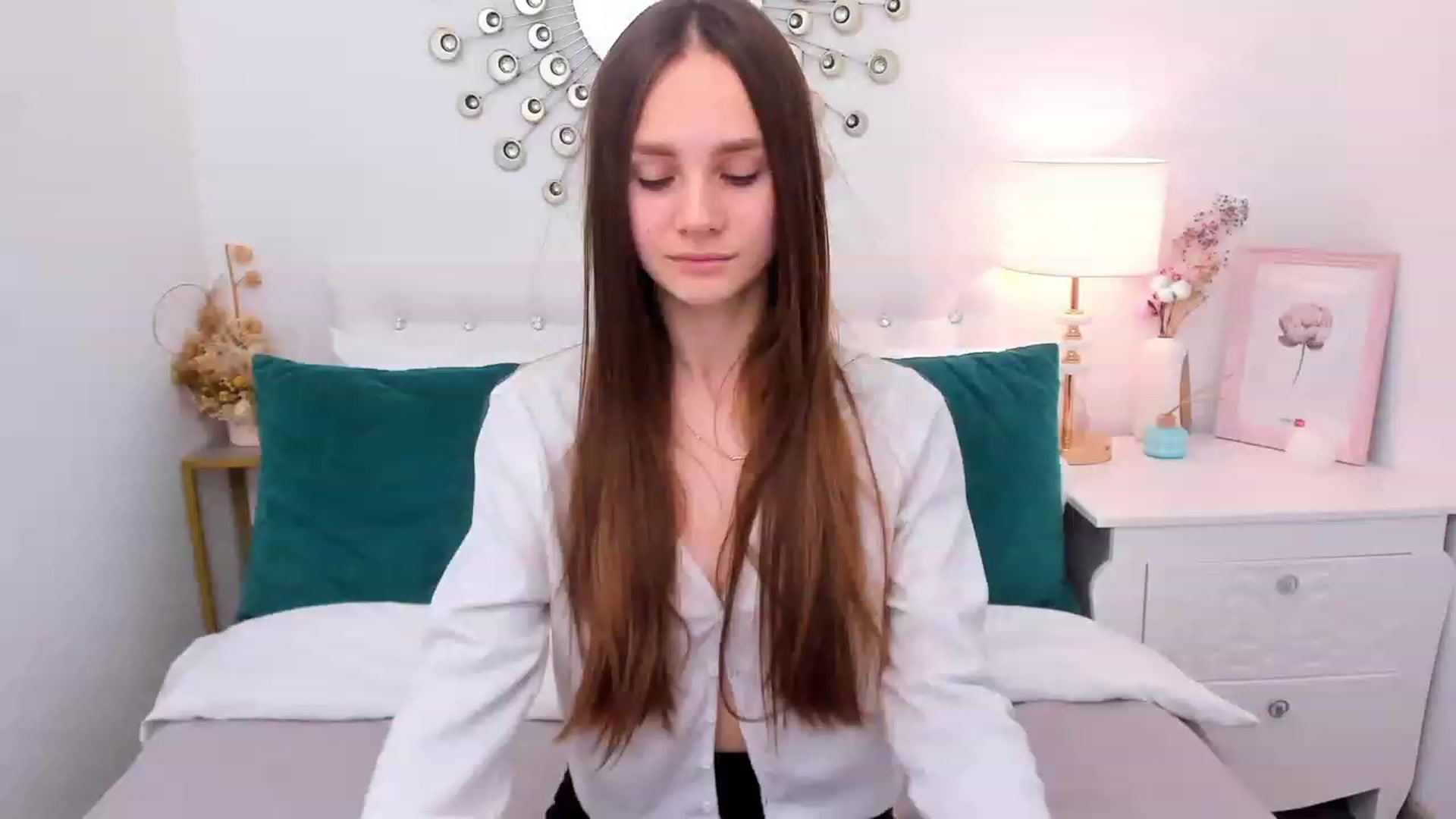 Gallery image thumbnail from AfinaShy's myfreecams stream on, 02/10/2023, 10:19 image 11 of 20