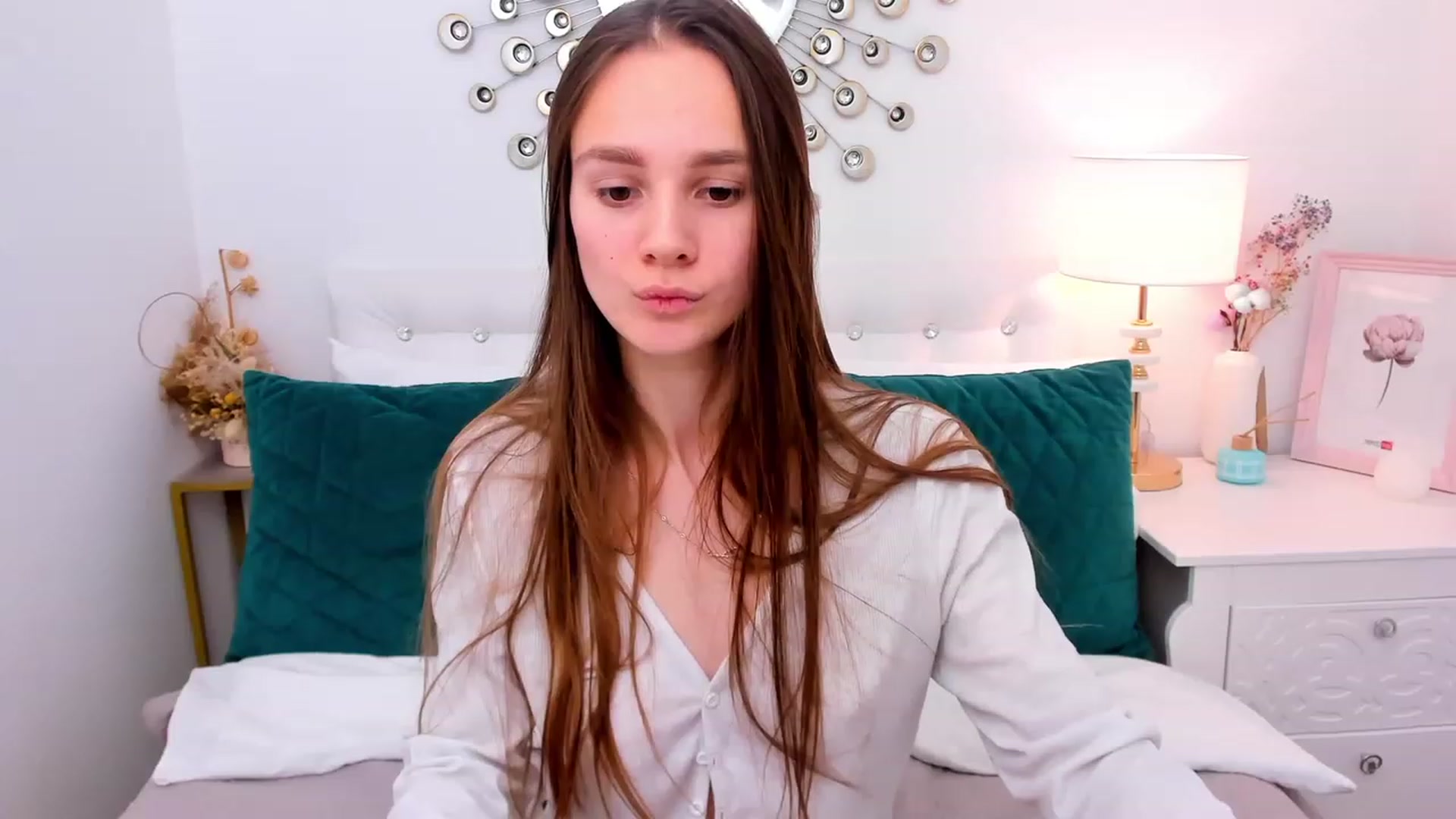 Gallery image thumbnail from AfinaShy's myfreecams stream on, 02/10/2023, 11:22 image 11 of 20