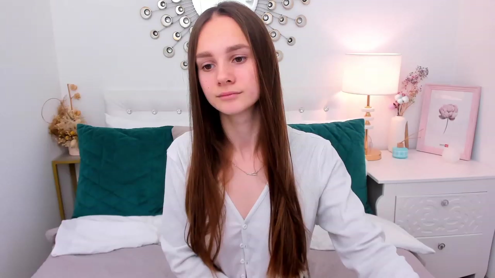 Gallery image thumbnail from AfinaShy's myfreecams stream on, 02/10/2023, 11:22 image 1 of 20