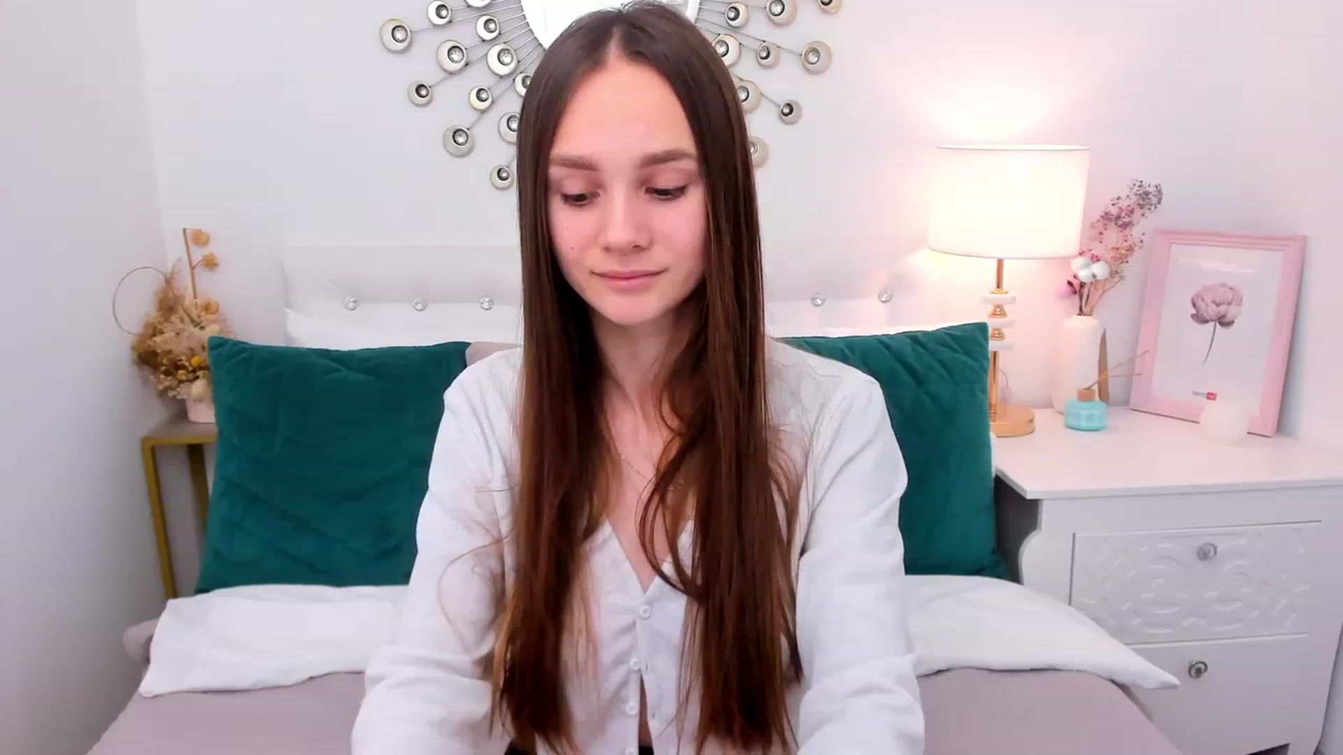 Gallery image thumbnail from AfinaShy's myfreecams stream on, 02/10/2023, 11:22 image 6 of 20