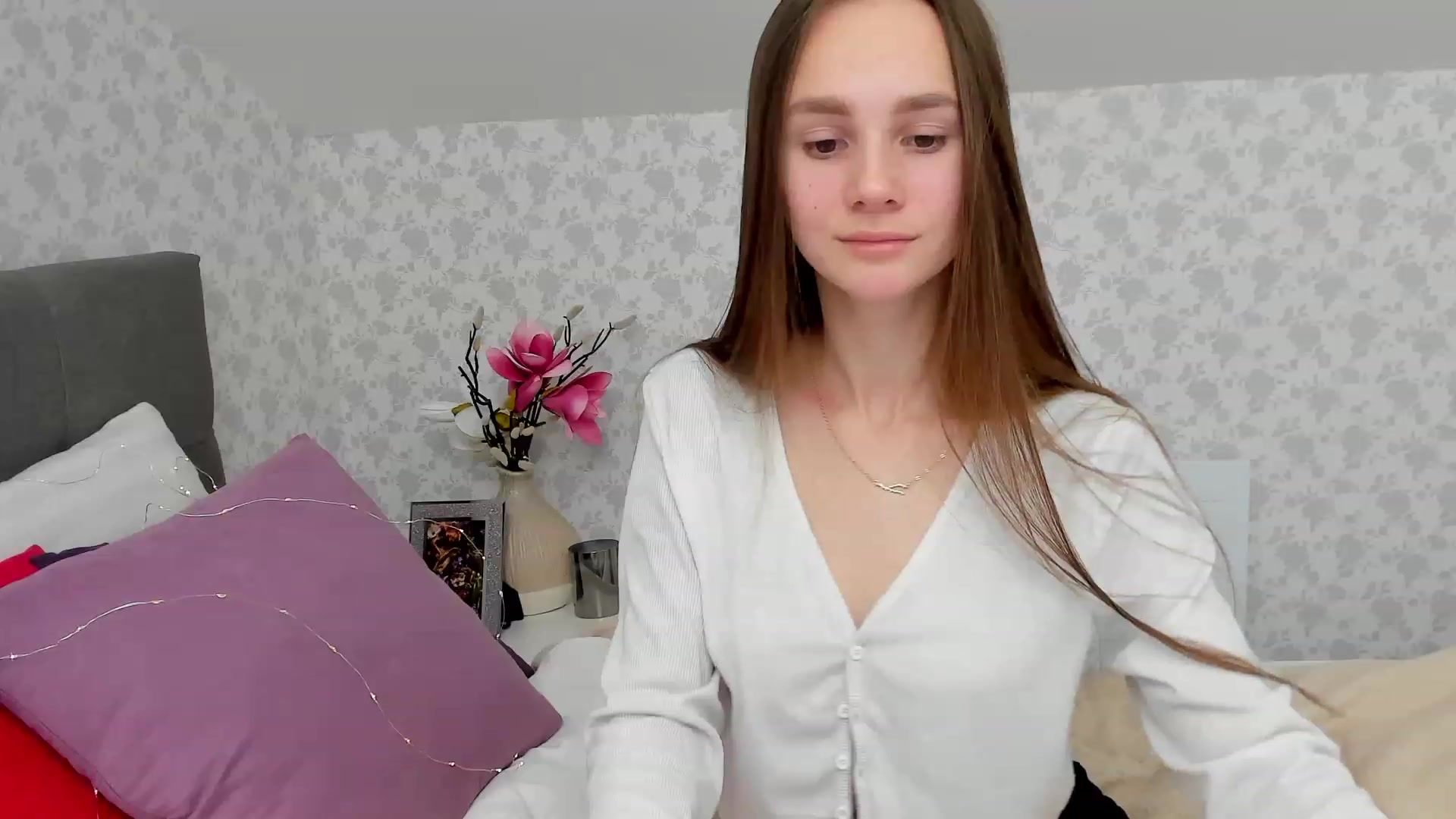 Gallery image thumbnail from AfinaShy's myfreecams stream on, 02/10/2023, 13:32 image 20 of 20