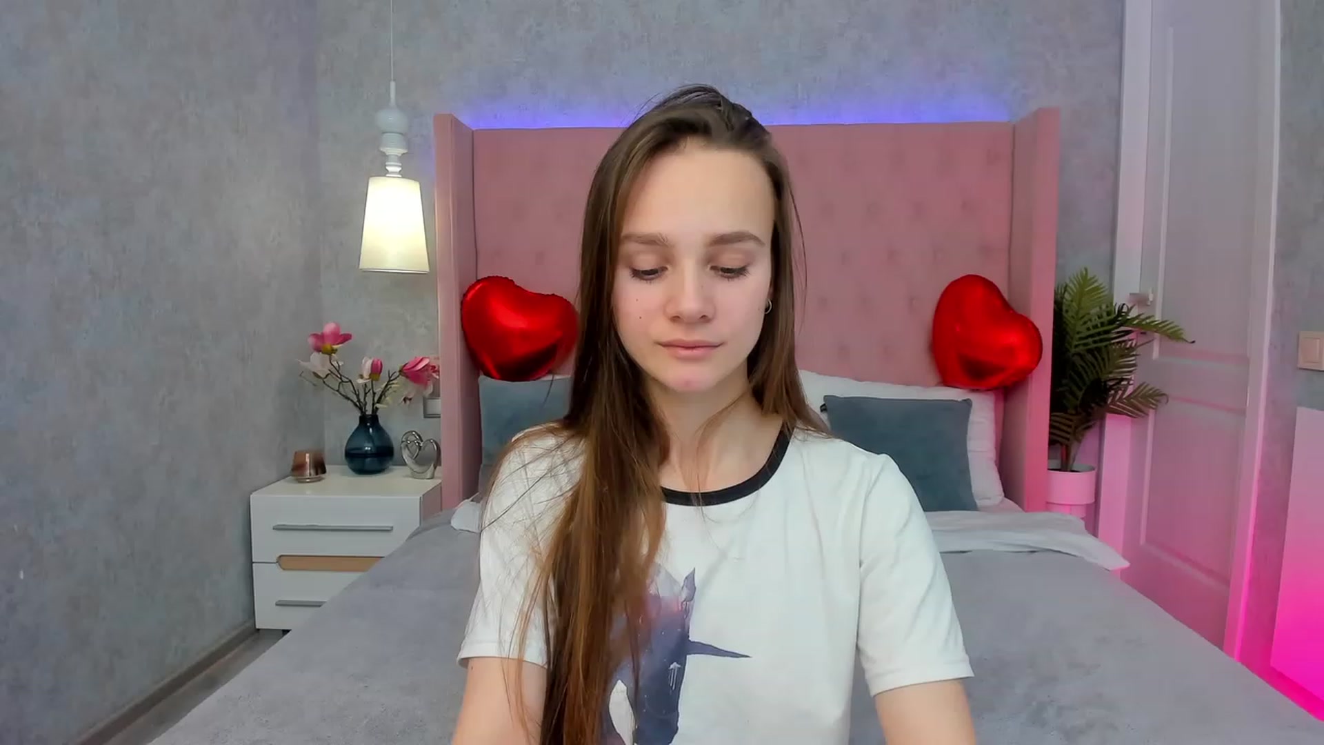 Gallery image thumbnail from AfinaShy's myfreecams stream on, 02/13/2023, 09:16 image 3 of 20