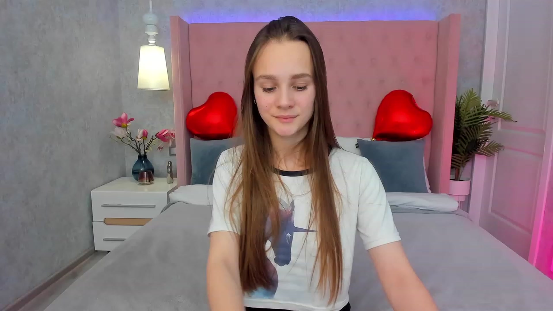 Gallery image thumbnail from AfinaShy's myfreecams stream on, 02/13/2023, 11:27 image 18 of 20