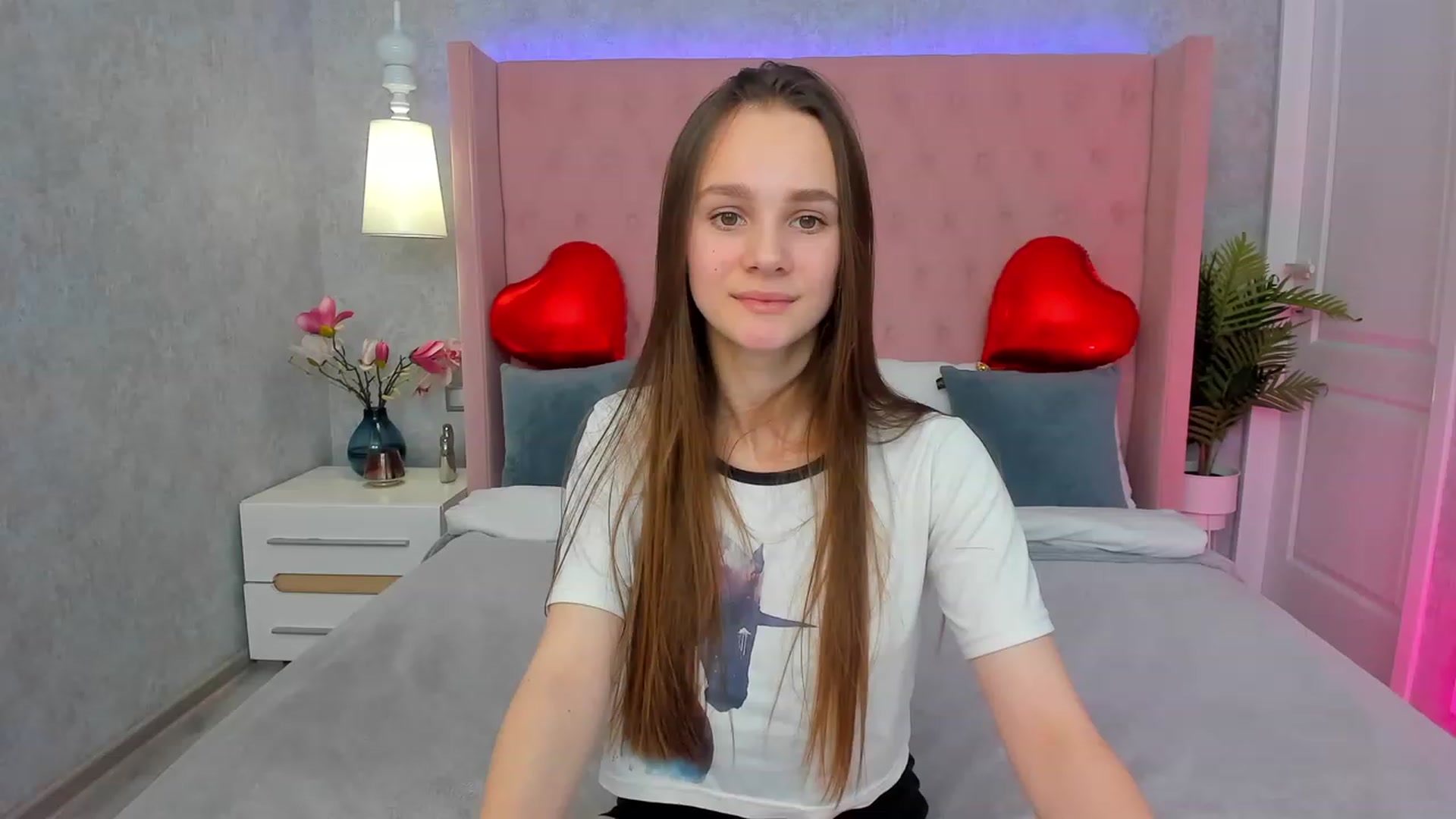 Gallery image thumbnail from AfinaShy's myfreecams stream on, 02/13/2023, 11:27 image 19 of 20