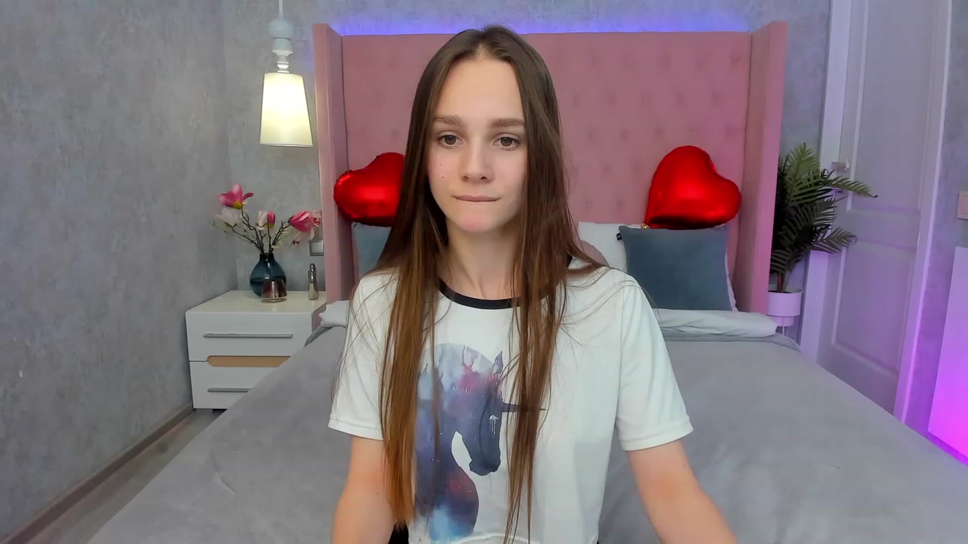 Gallery image thumbnail from AfinaShy's myfreecams stream on, 02/13/2023, 14:02 image 9 of 20