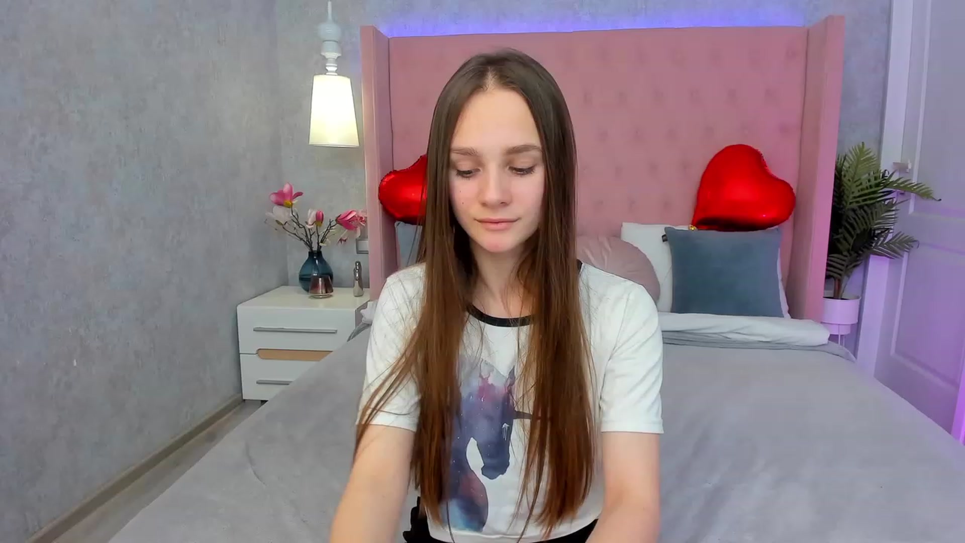 Gallery image thumbnail from AfinaShy's myfreecams stream on, 02/13/2023, 14:02 image 7 of 20