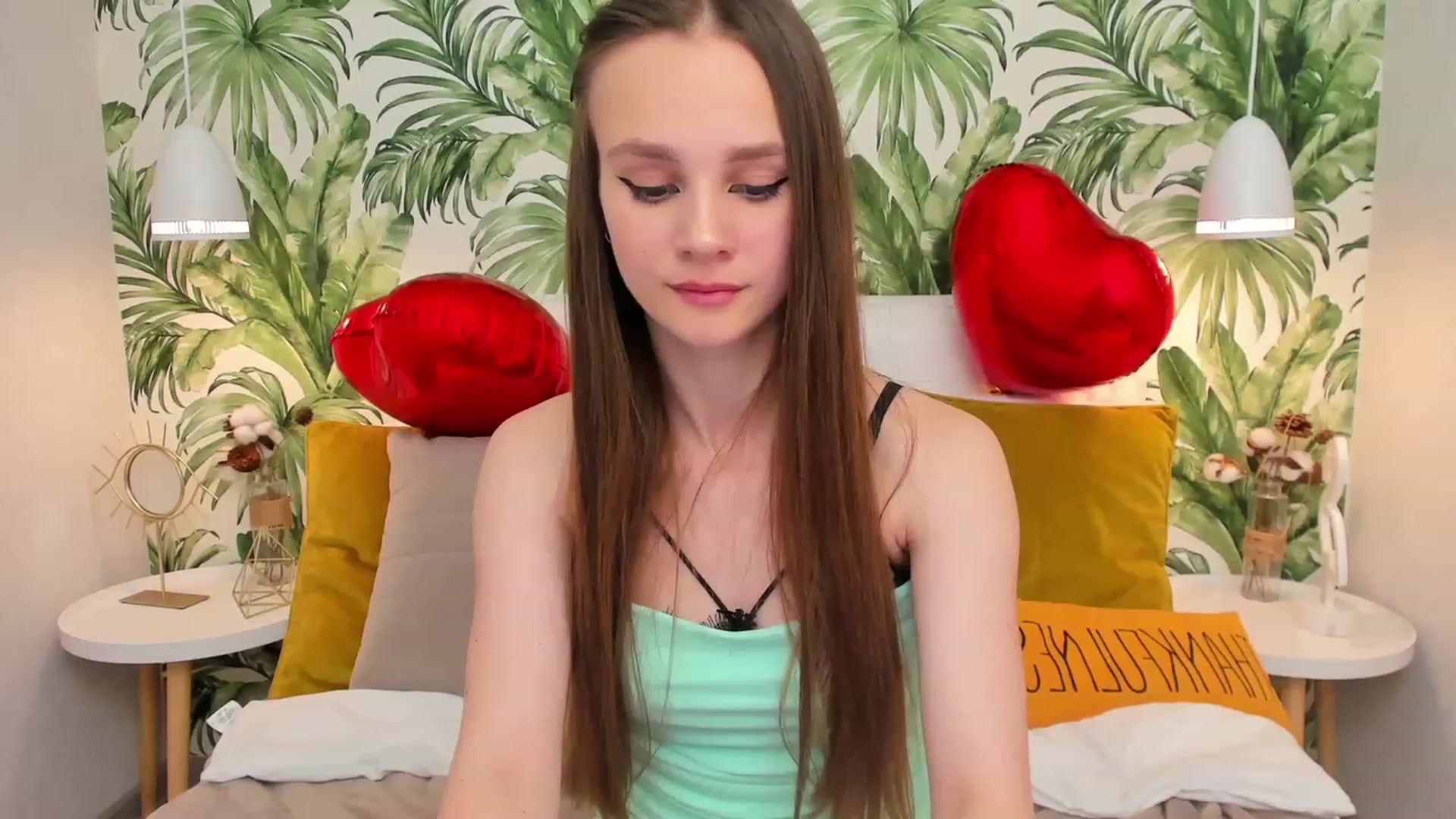 Gallery image thumbnail from AfinaShy's myfreecams stream on, 02/15/2023, 18:08 image 14 of 20