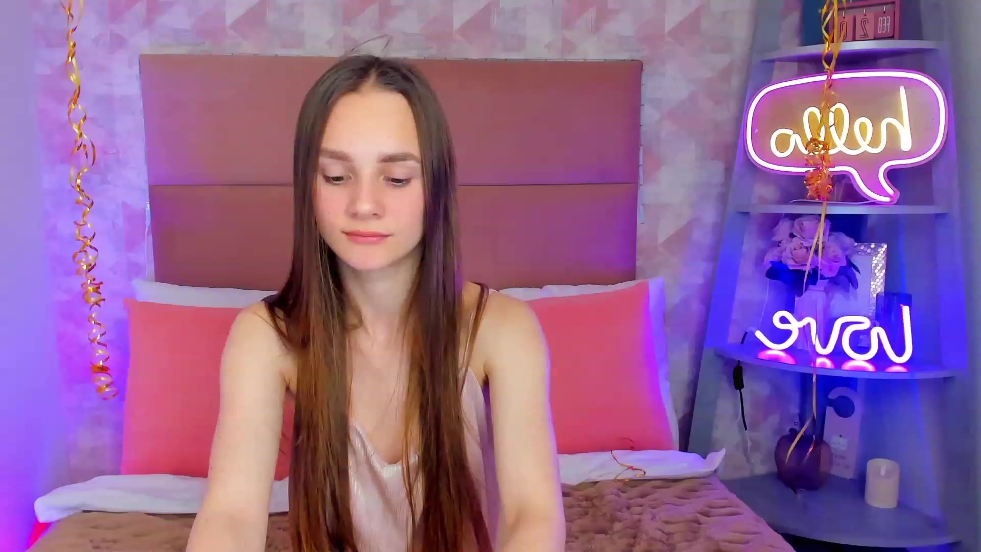Gallery image thumbnail from AfinaShy's myfreecams stream on, 02/20/2023, 14:49 image 17 of 20