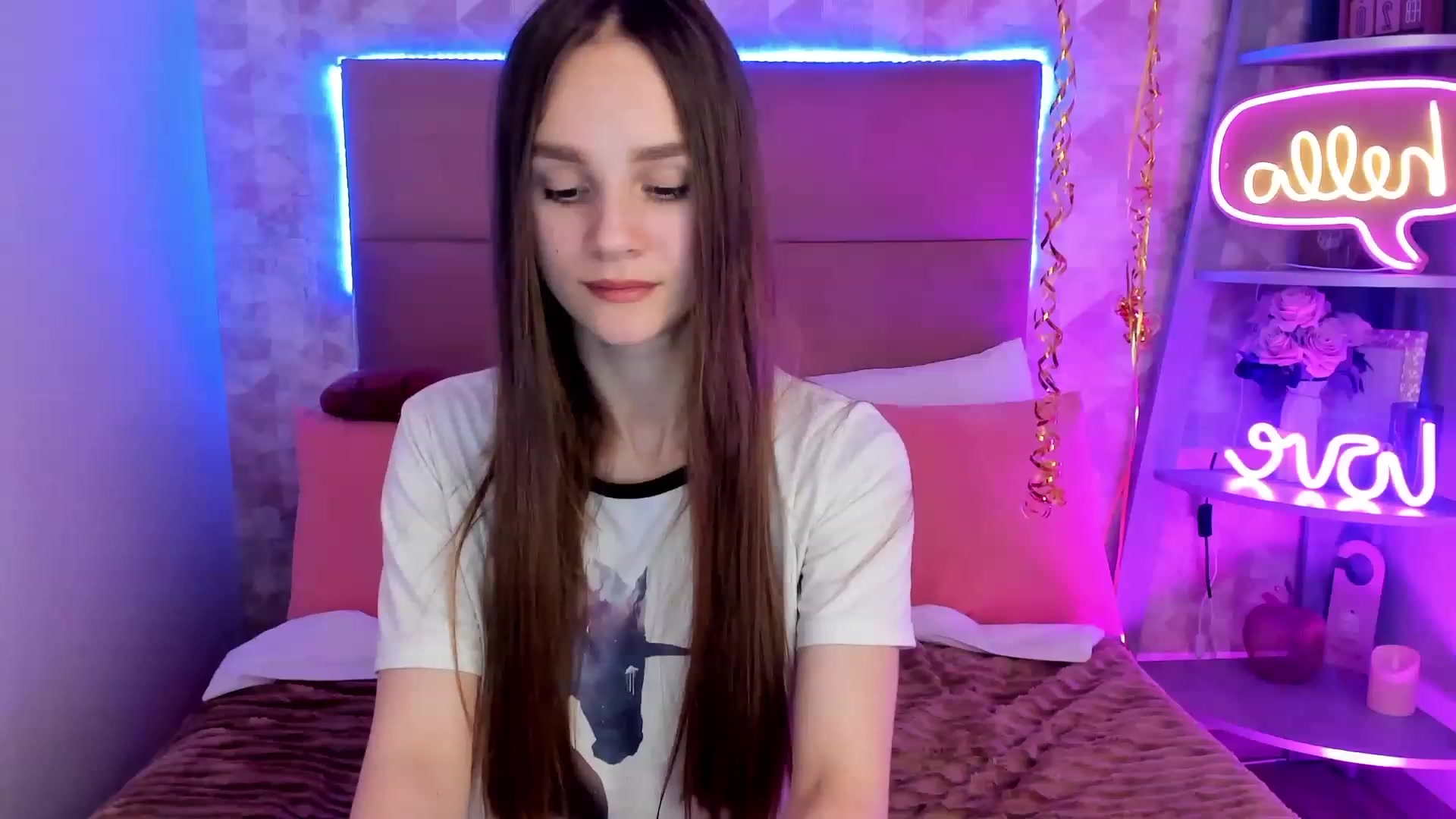 Gallery image thumbnail from AfinaShy's myfreecams stream on, 02/22/2023, 09:21 image 17 of 20