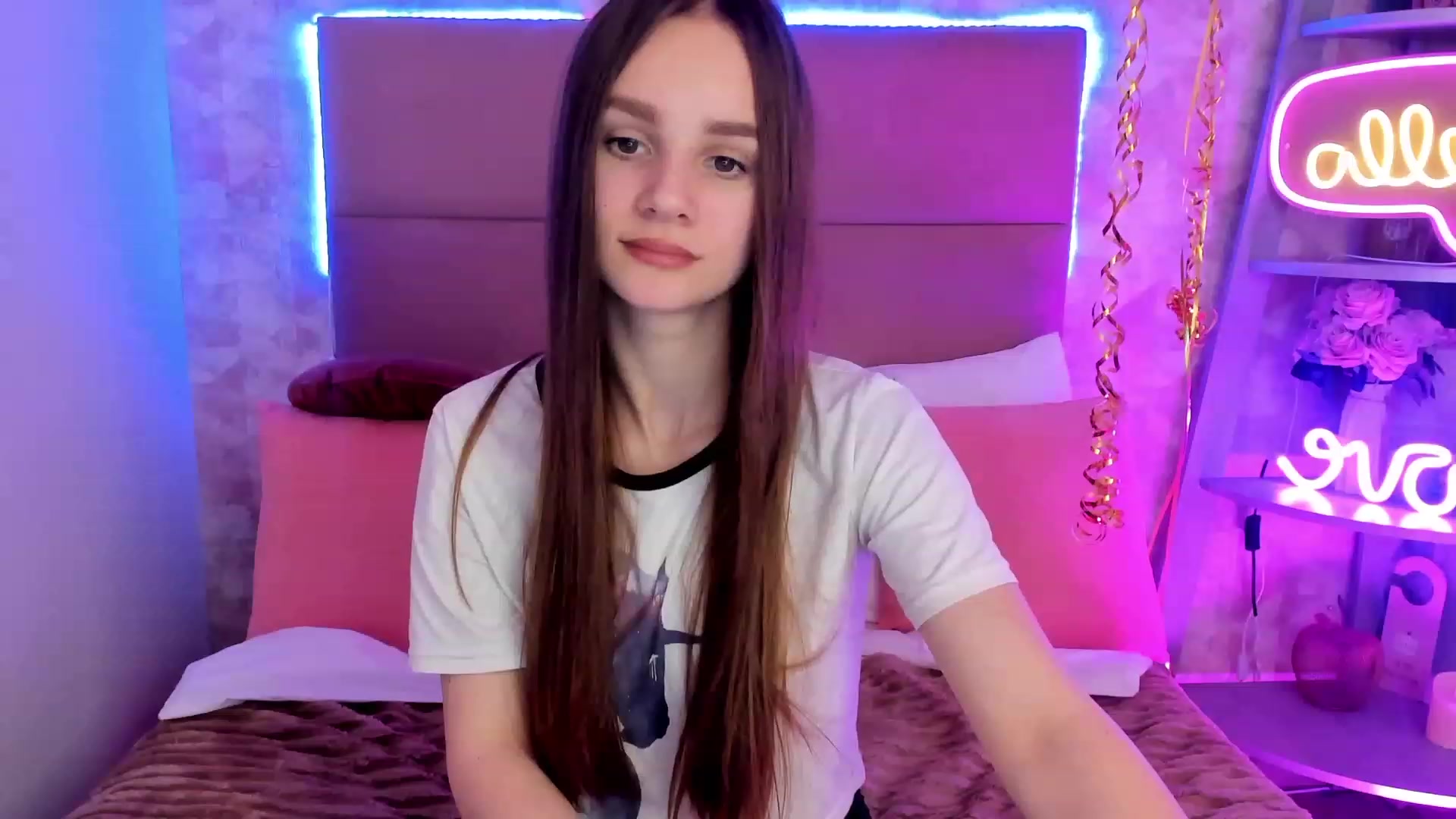 Gallery image thumbnail from AfinaShy's myfreecams stream on, 02/22/2023, 09:21 image 1 of 20