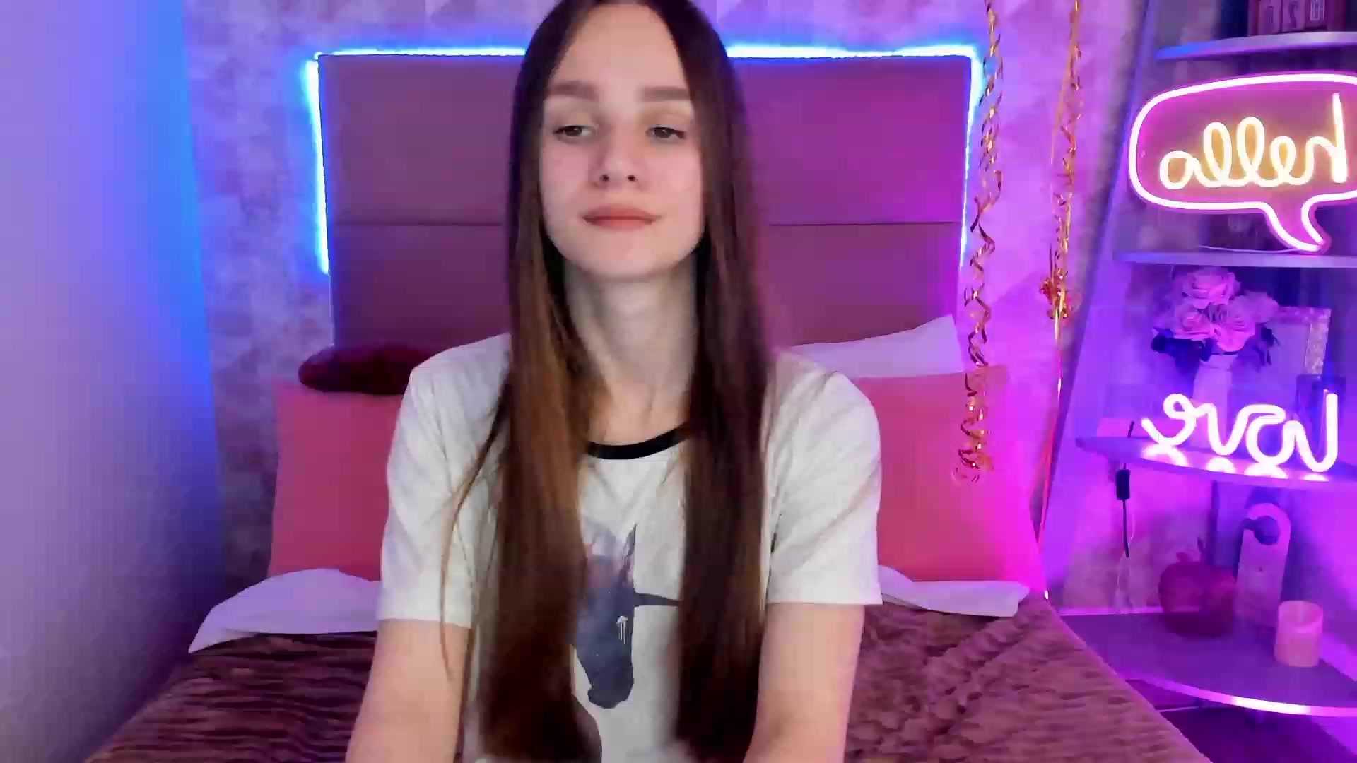 Gallery image thumbnail from AfinaShy's myfreecams stream on, 02/22/2023, 09:21 image 16 of 20