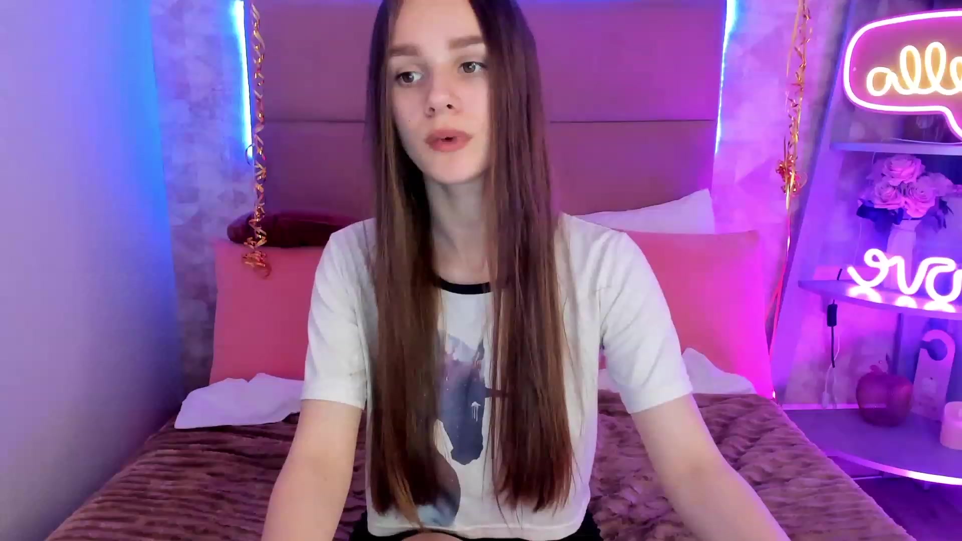 Gallery image thumbnail from AfinaShy's myfreecams stream on, 02/22/2023, 12:21 image 4 of 20