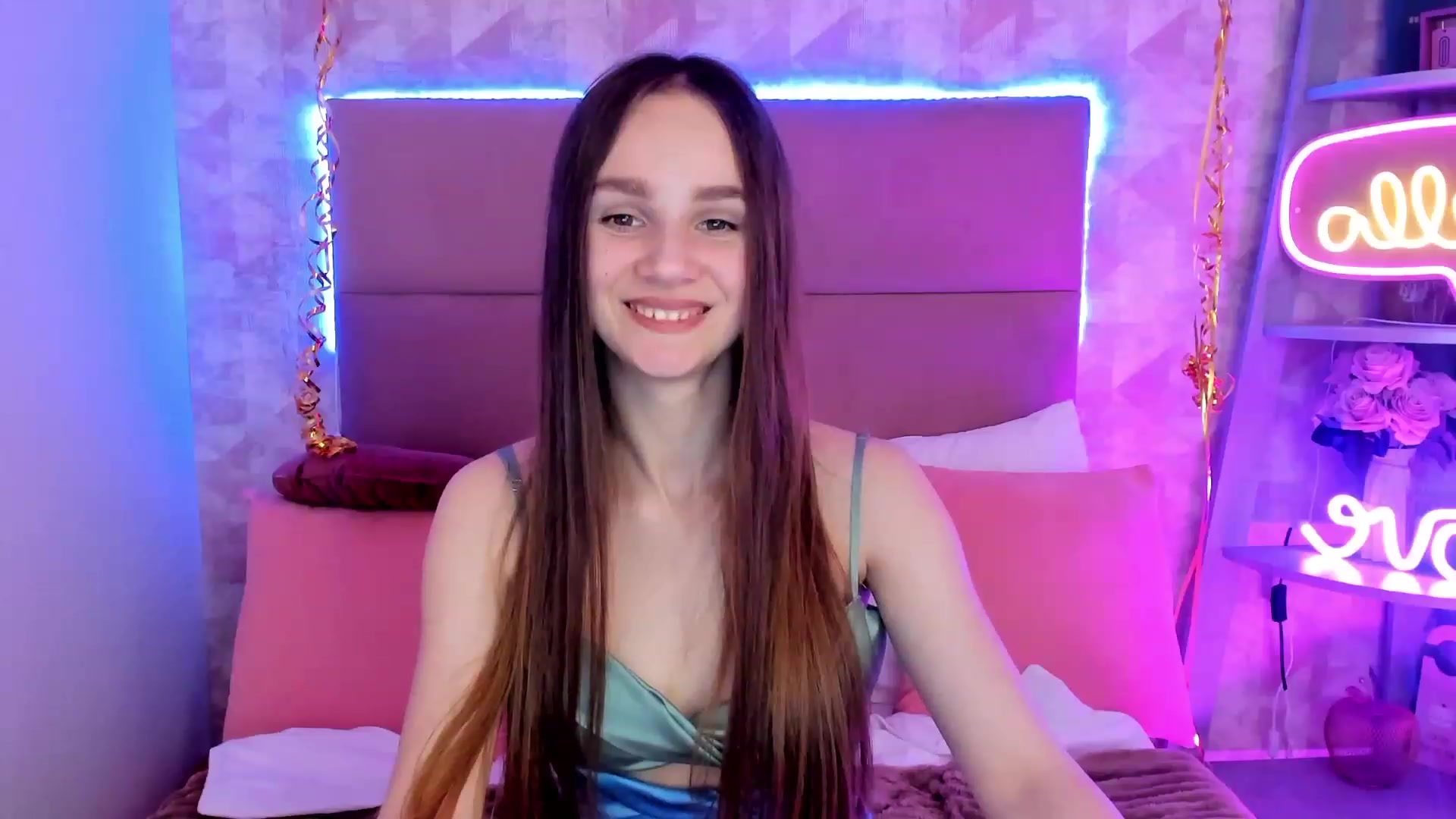 Gallery image thumbnail from AfinaShy's myfreecams stream on, 02/22/2023, 12:21 image 11 of 20