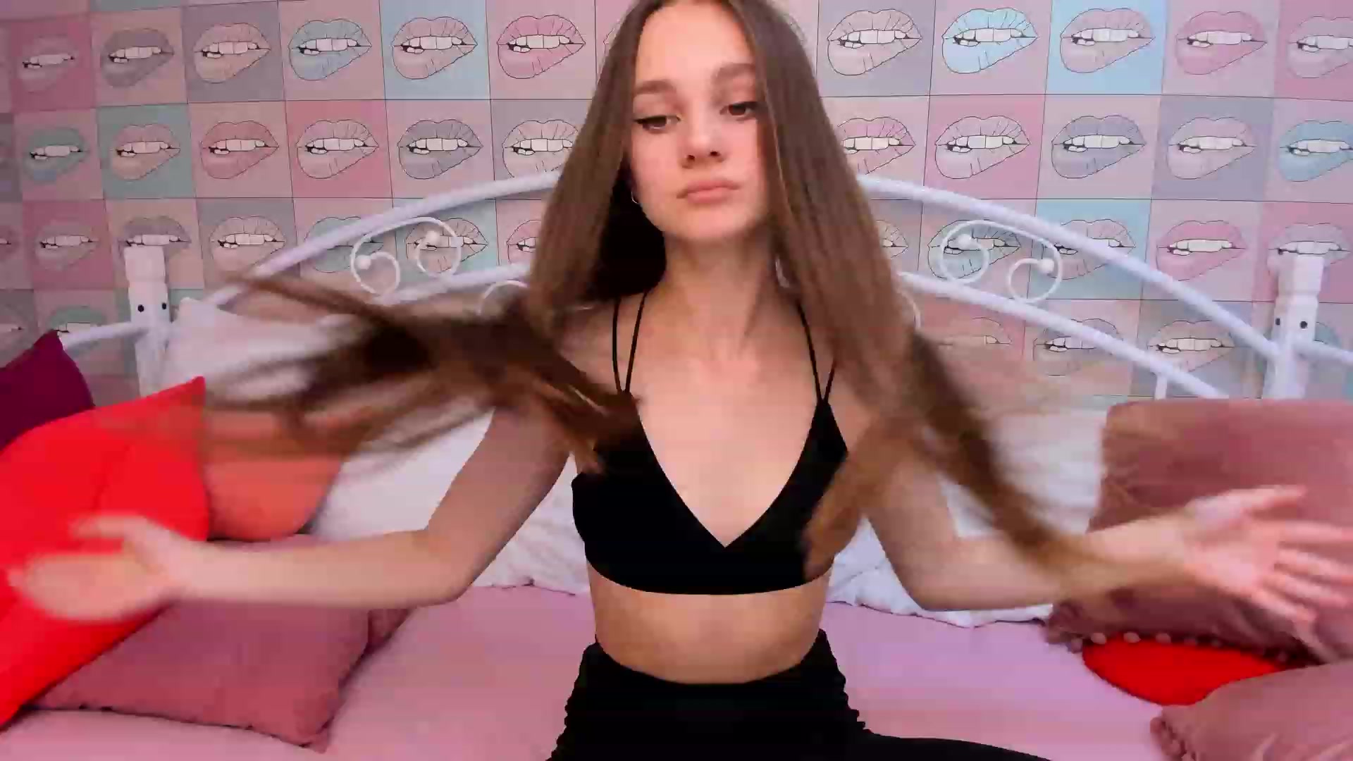 Gallery image thumbnail from AfinaShy's myfreecams stream on, 03/05/2023, 15:35 image 17 of 20