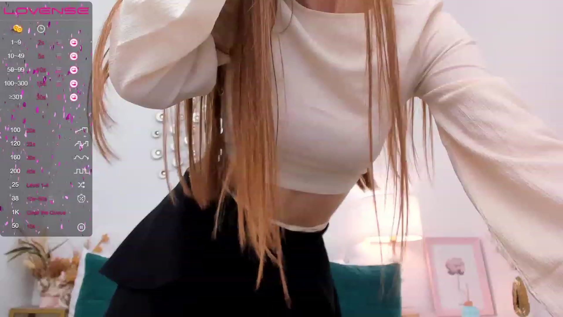 Gallery image thumbnail from AfinaShy's myfreecams stream on, 03/07/2023, 14:31 image 12 of 20