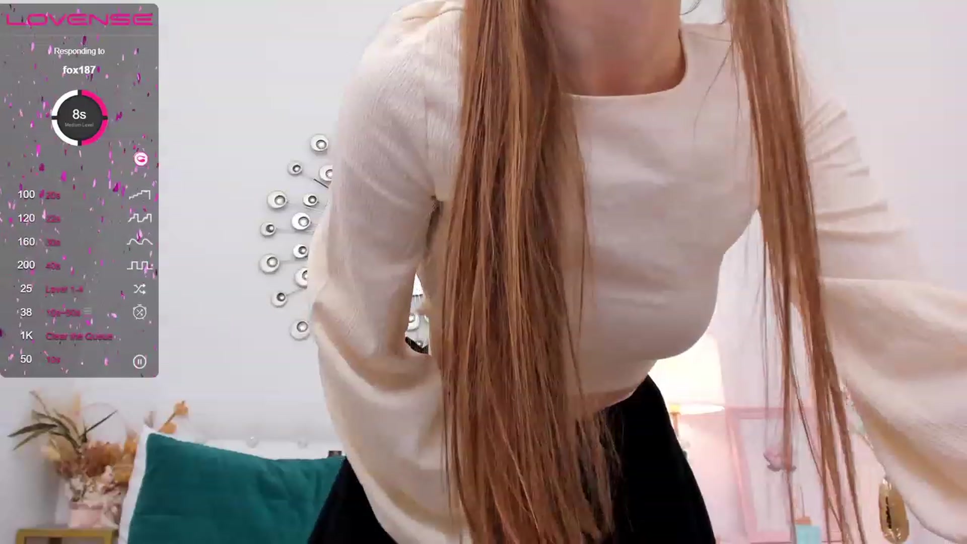 Gallery image thumbnail from AfinaShy's myfreecams stream on, 03/07/2023, 14:31 image 15 of 20