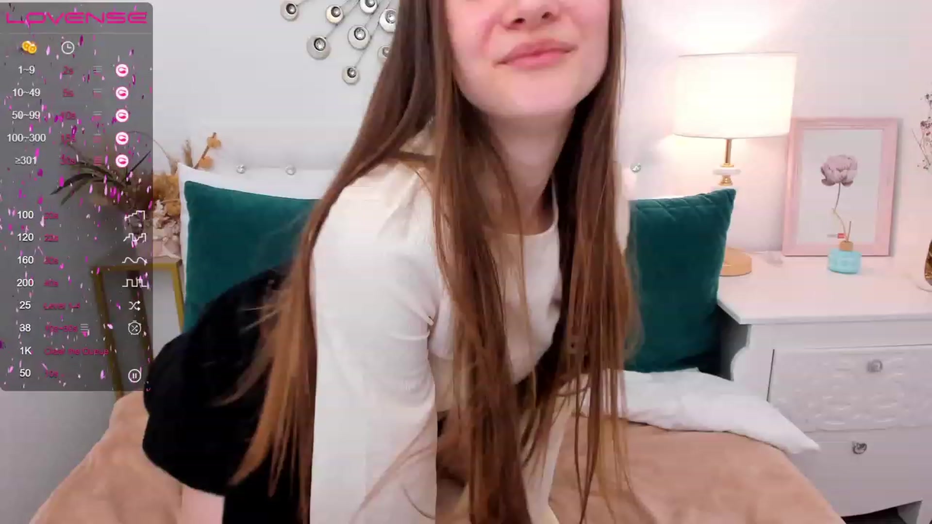 Gallery image thumbnail from AfinaShy's myfreecams stream on, 03/07/2023, 17:27 image 13 of 20