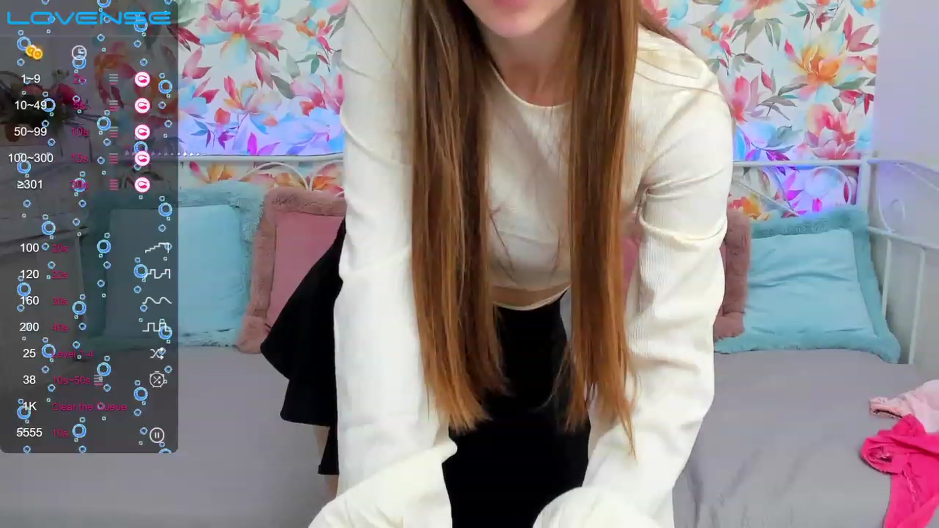 Gallery image thumbnail from AfinaShy's myfreecams stream on, 03/08/2023, 18:33 image 14 of 20
