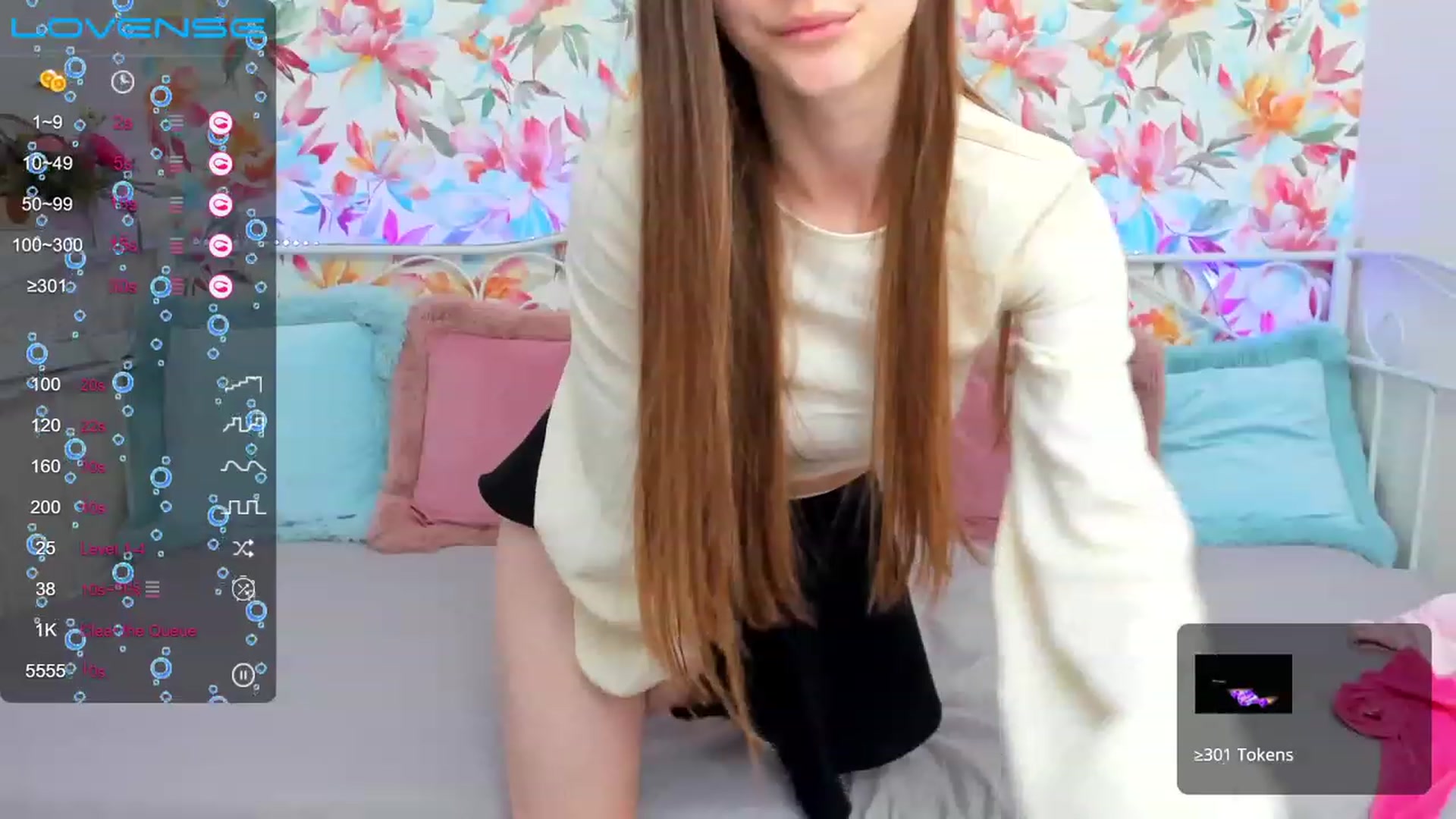 Gallery image thumbnail from AfinaShy's myfreecams stream on, 03/08/2023, 18:33 image 13 of 20