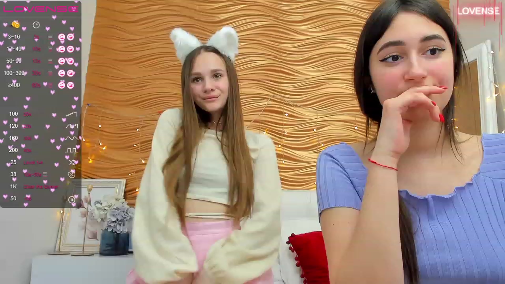 Gallery image thumbnail from AfinaShy's myfreecams stream on, 03/28/2023, 16:35 image 14 of 20