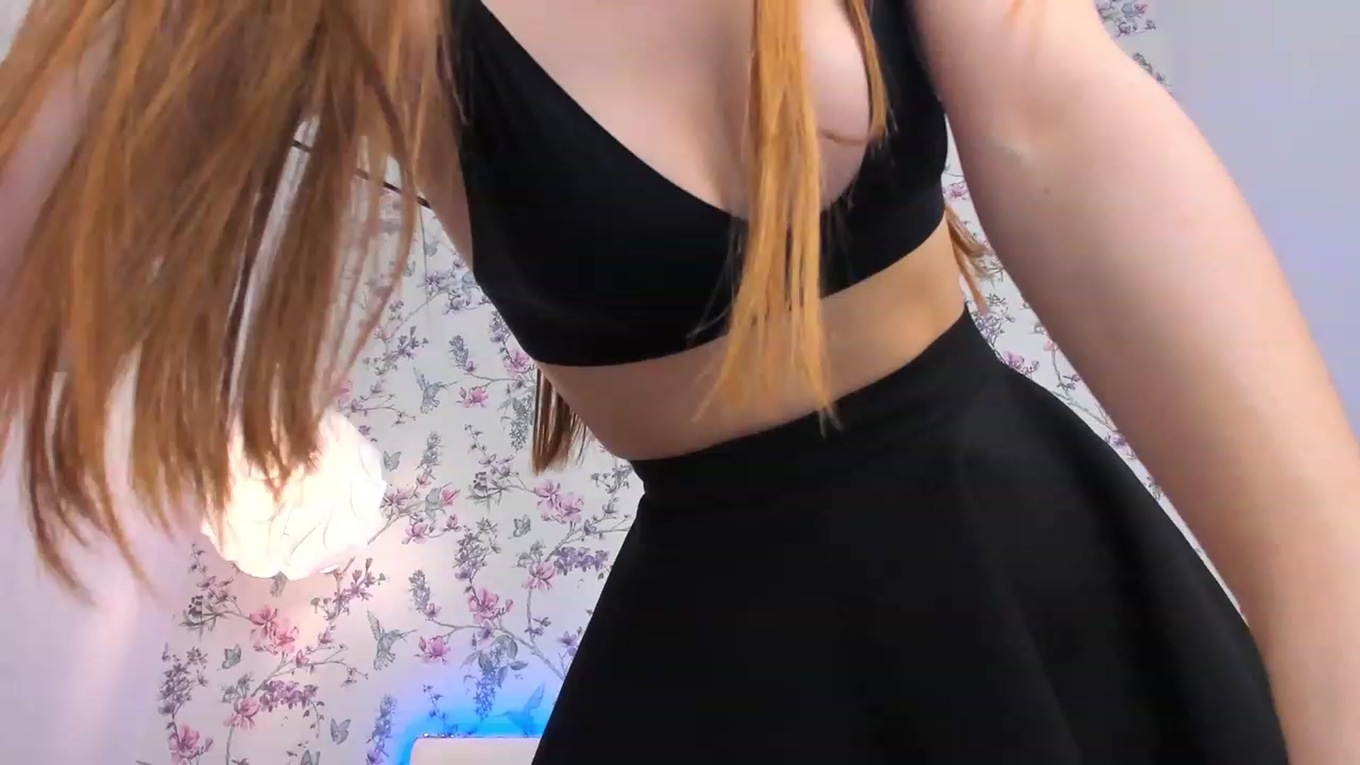 Gallery image thumbnail from AfinaShy's myfreecams stream on, 04/17/2023, 20:25 image 1 of 20