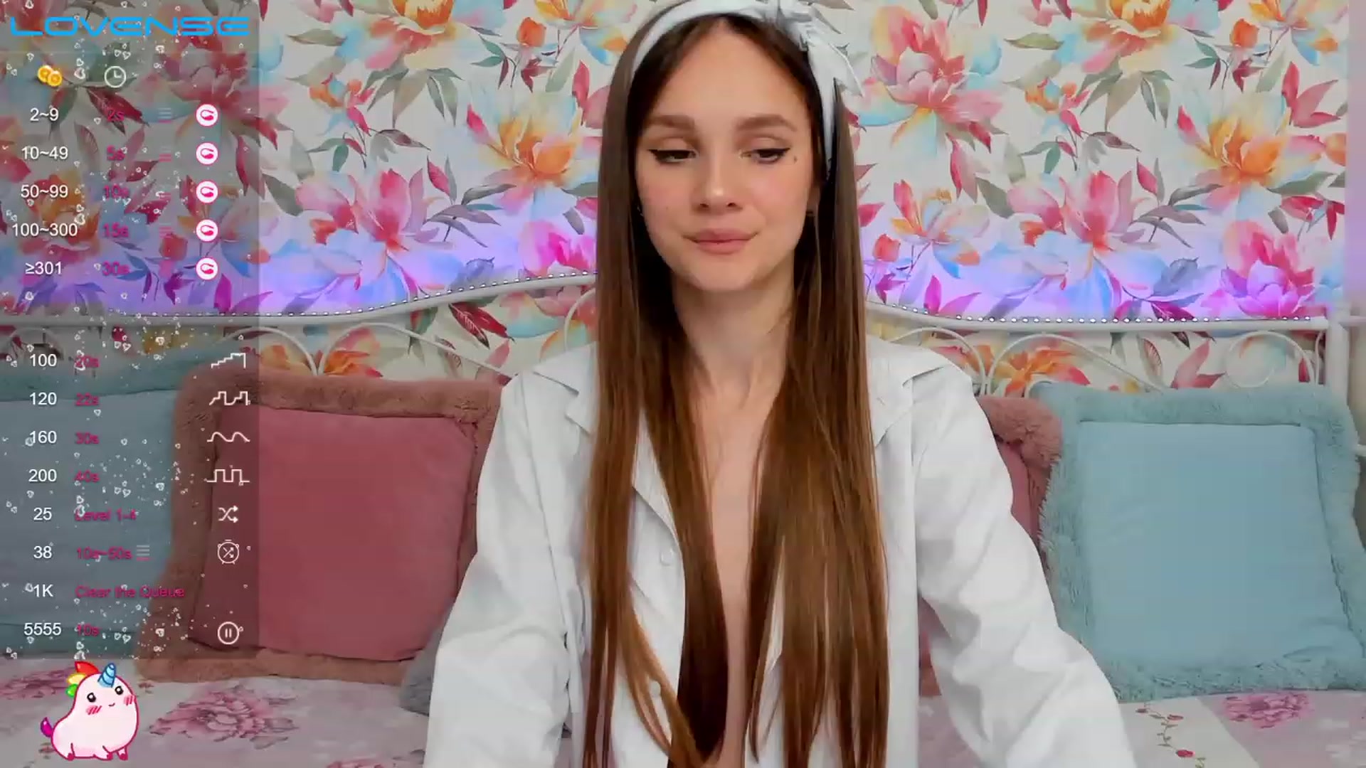 Gallery image thumbnail from AfinaShy's myfreecams stream on, 05/04/2023, 14:42 image 12 of 20