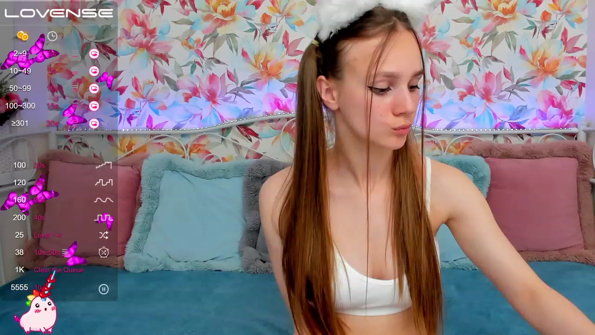 Gallery image thumbnail from AfinaShy's myfreecams stream on, 05/31/2023, 19:03 image 11 of 20